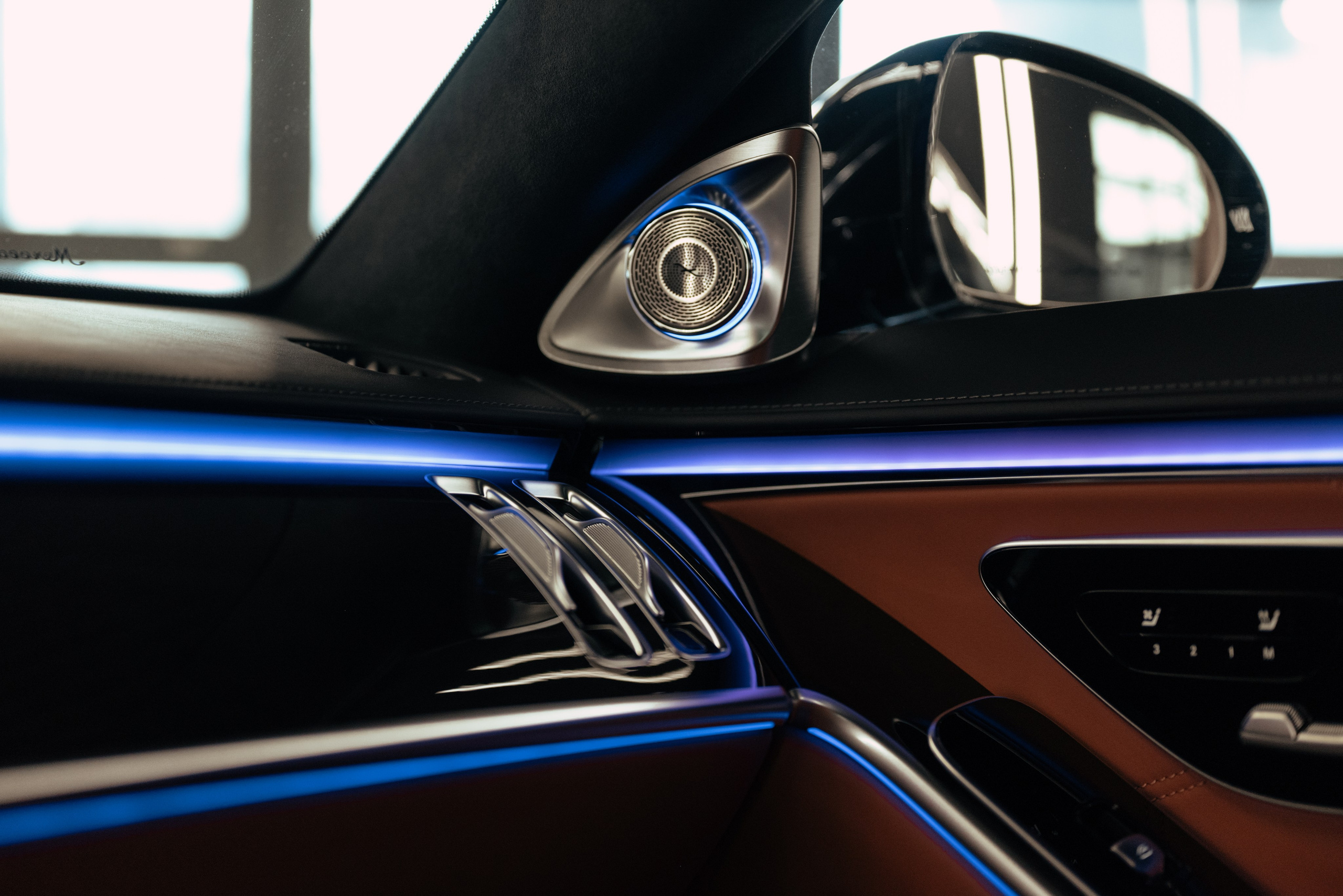 Mercedes Maybach v12 Black. DeLorein