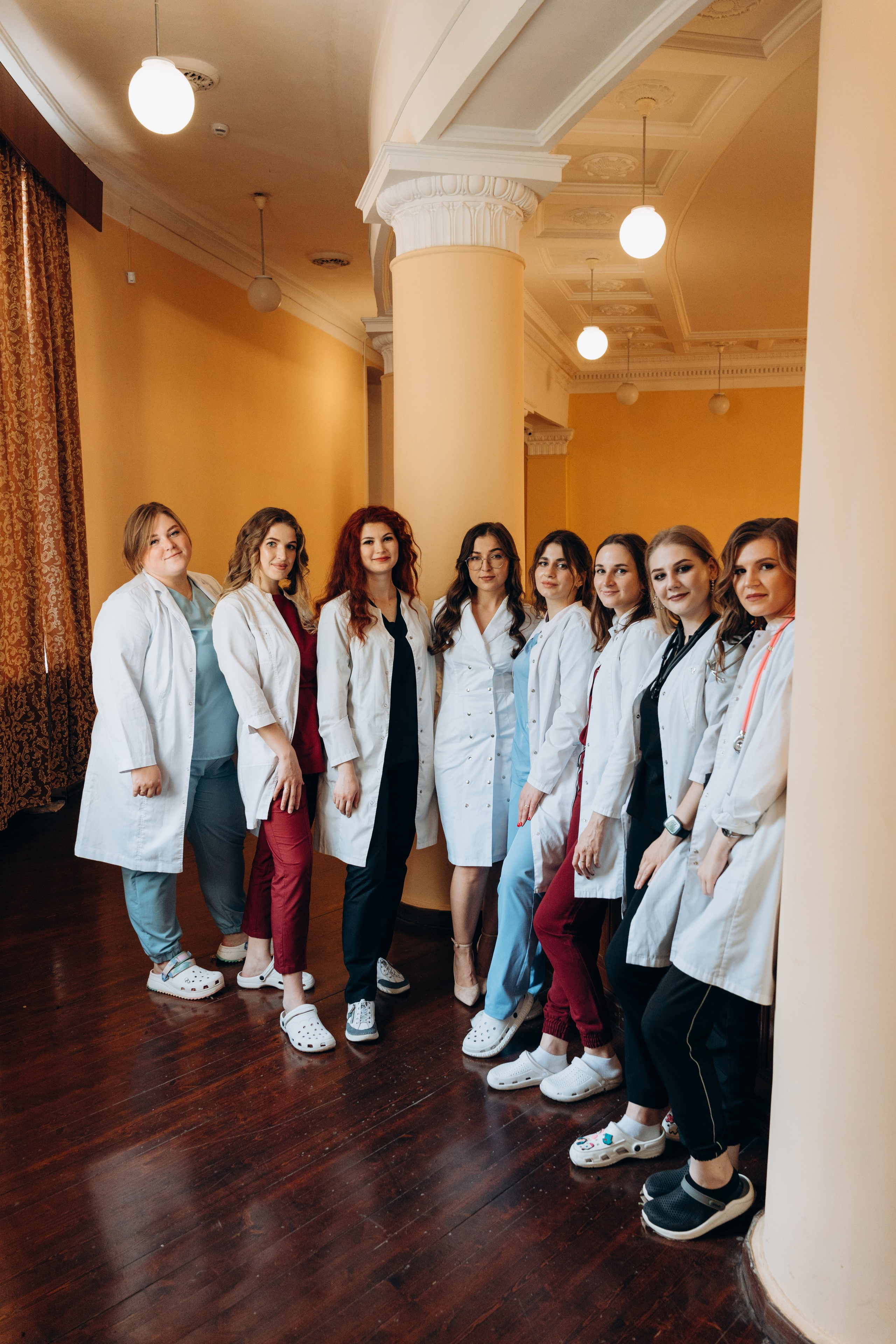Групповая фотосессия для выпускников мед.института. Портретный свадебный фотограф Крым | Евгения Щитенко