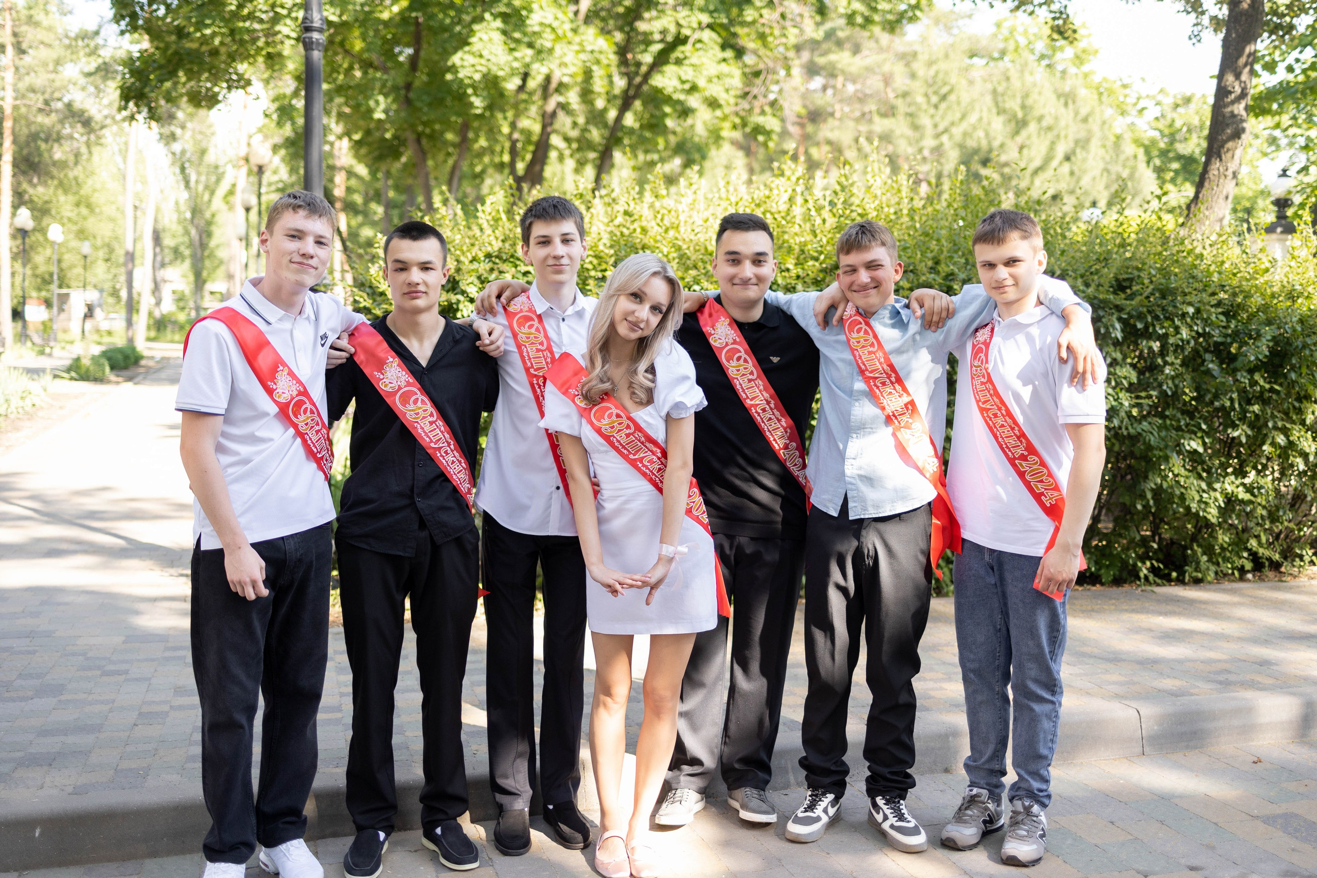 Школа № 54. 11 класс. Фотограф Донецк. Горловка. ДНР. Севастополь