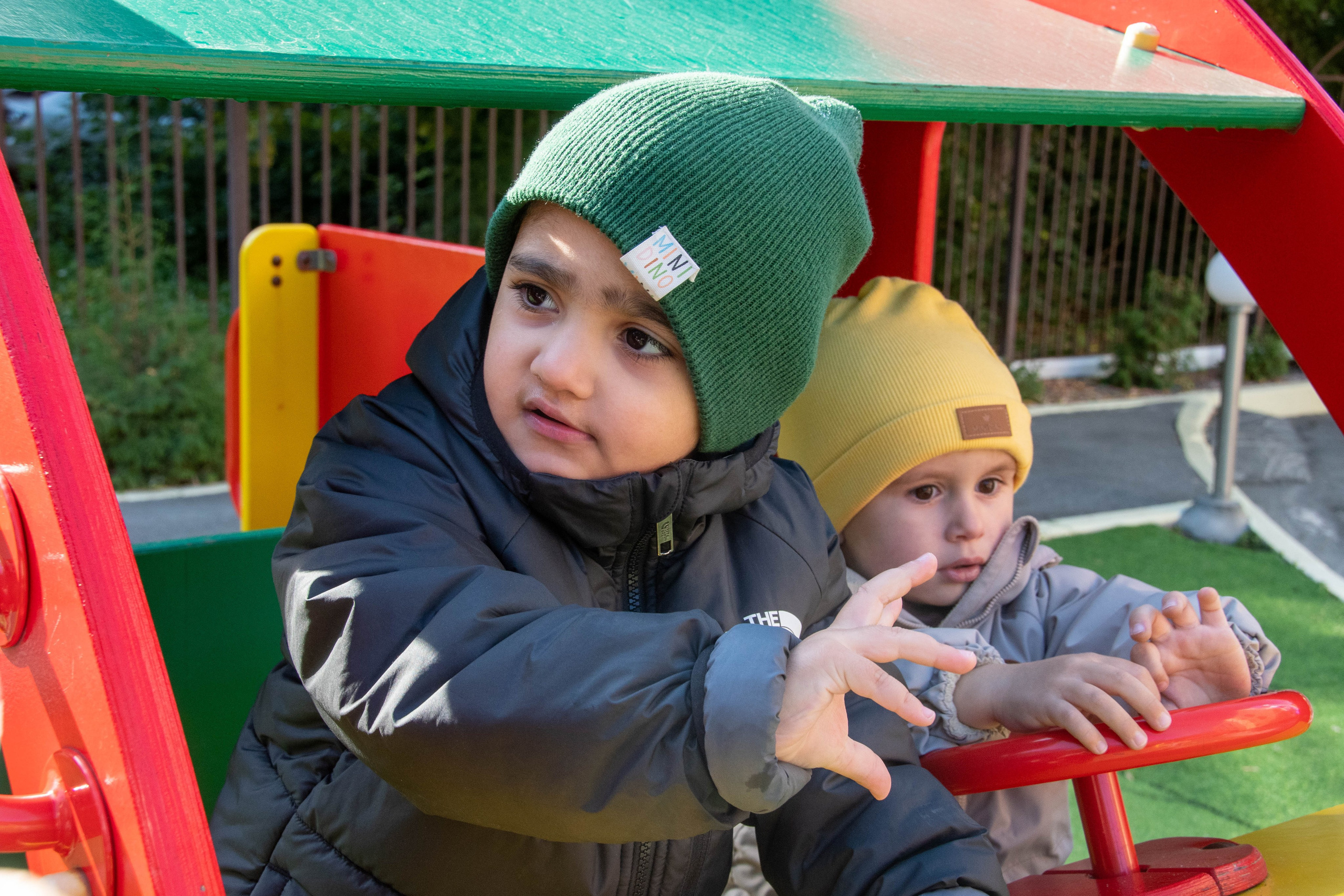 2023 г. День дошкольного работника и прогулка. Репортажный и детский фотограф в Новосибирске