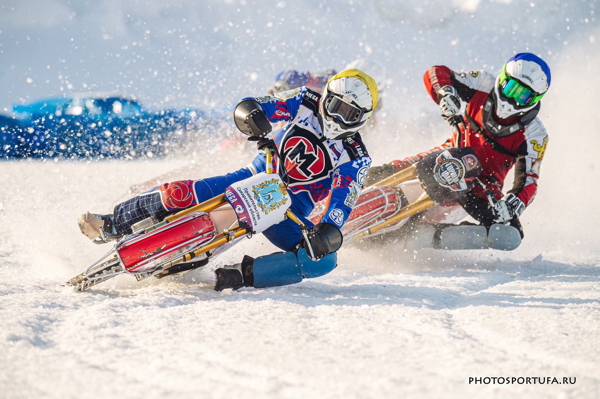 Мотогонку на льду. Спортивный фотограф в Уфе Евгений Буров