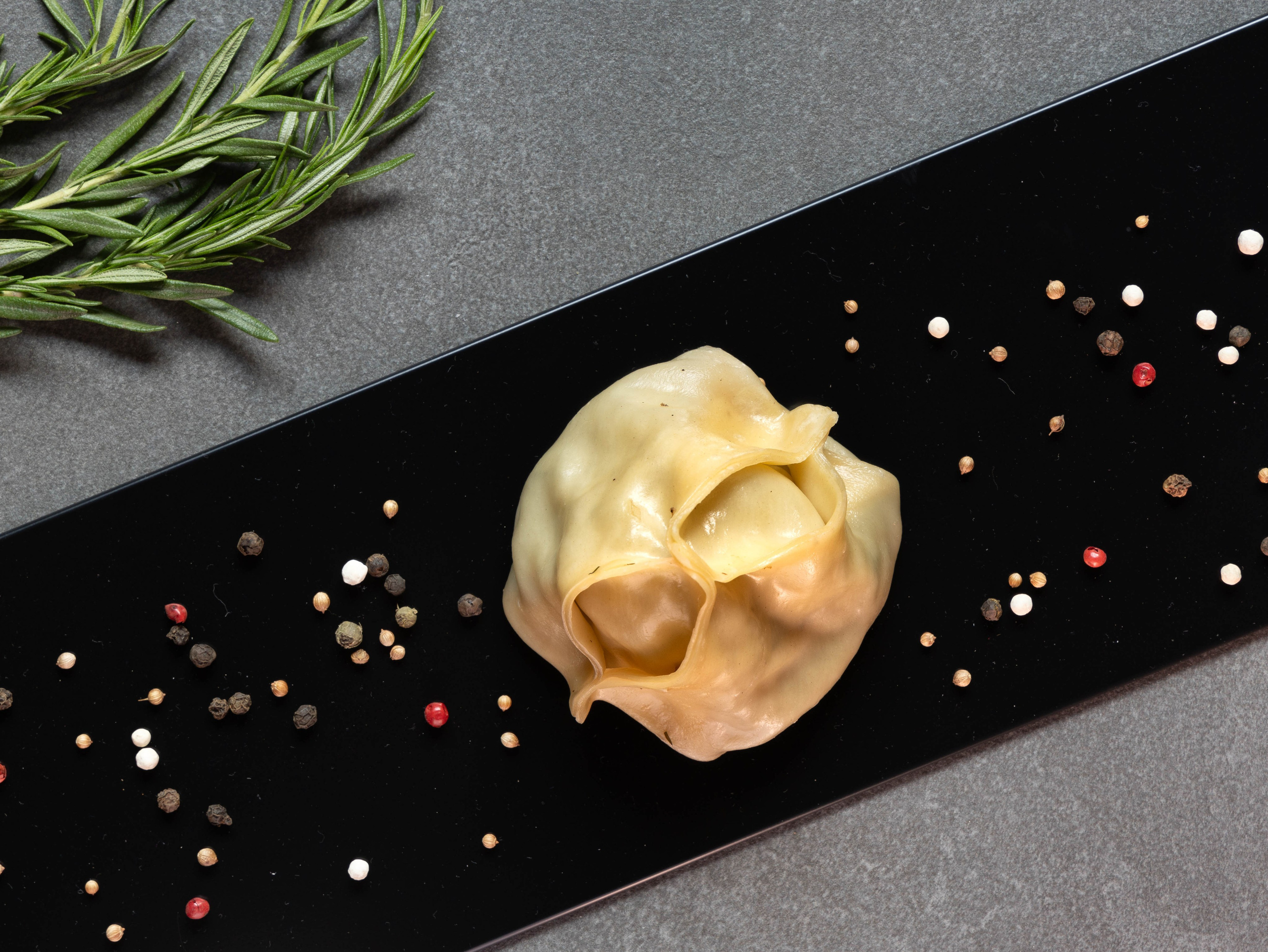 Блюда Чебуреки и Манты. Фотограф Юлия Воеводина