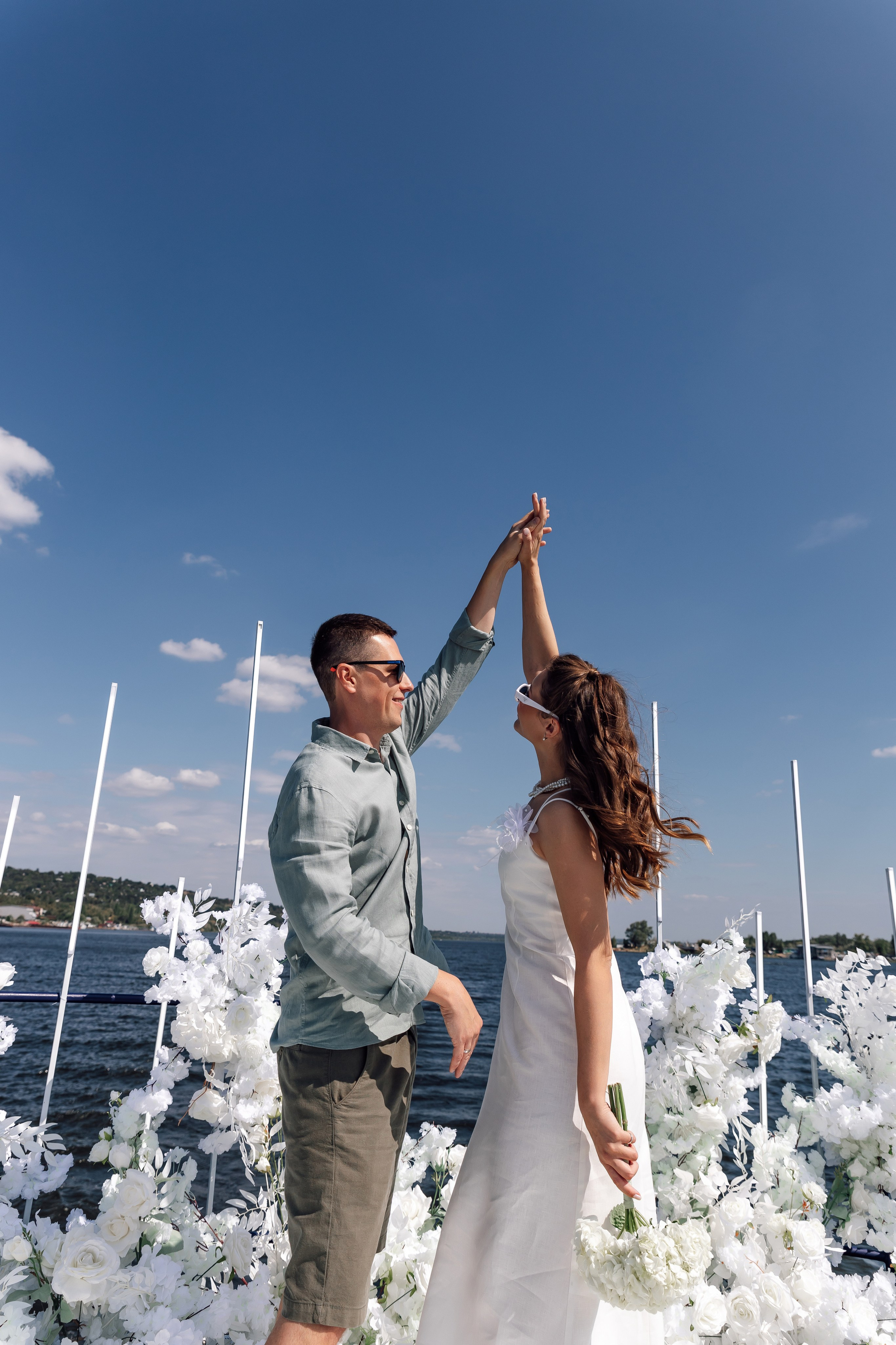 Александра и Геннадий. Яхта. Свадебный фотограф в Саратове