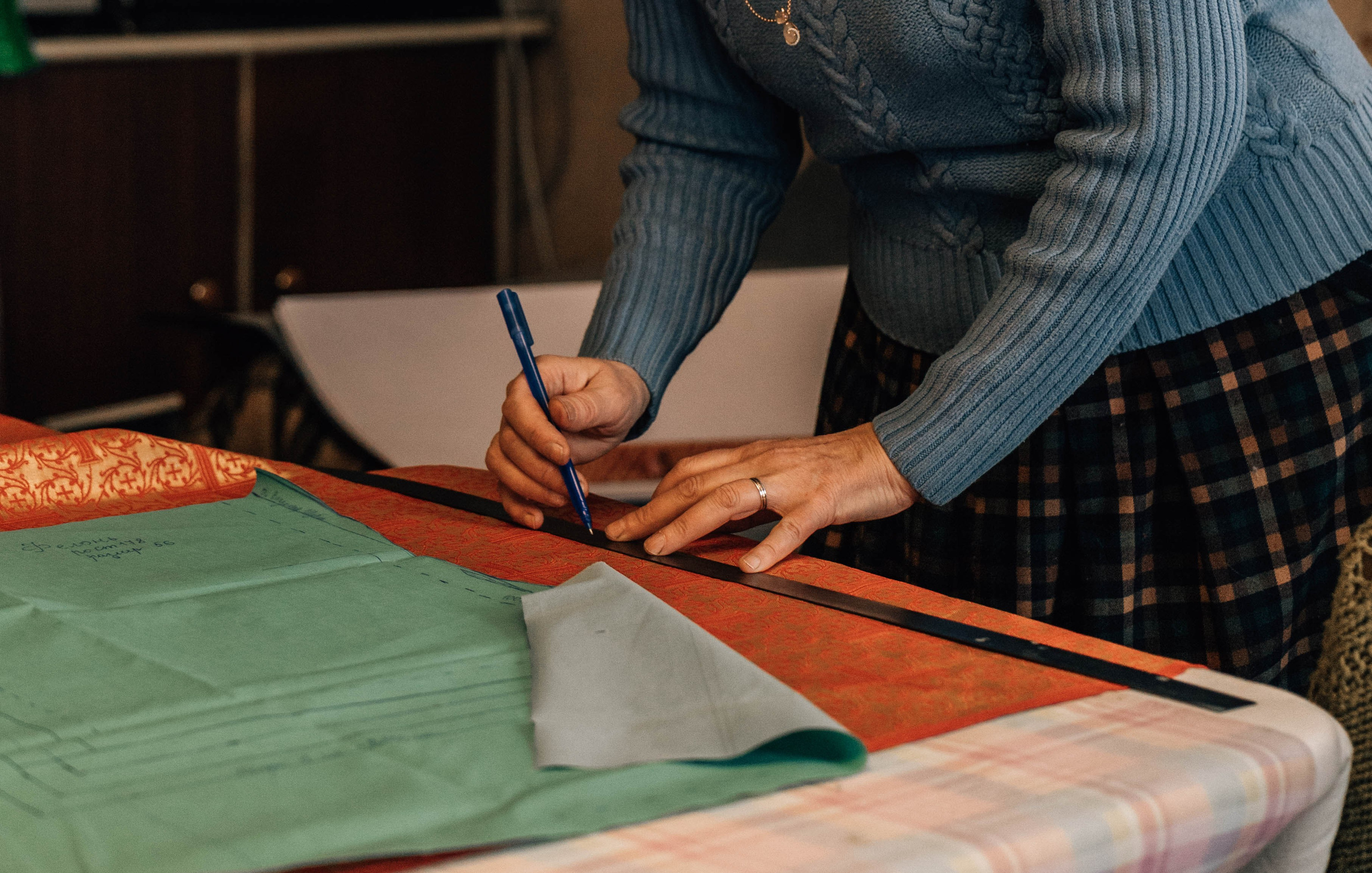 Александра: пошив церковных облачений. Фотограф Серебряные Пруды — Екатерина Рыкина | Детские и семейные фотосъемки, бытовой жанр