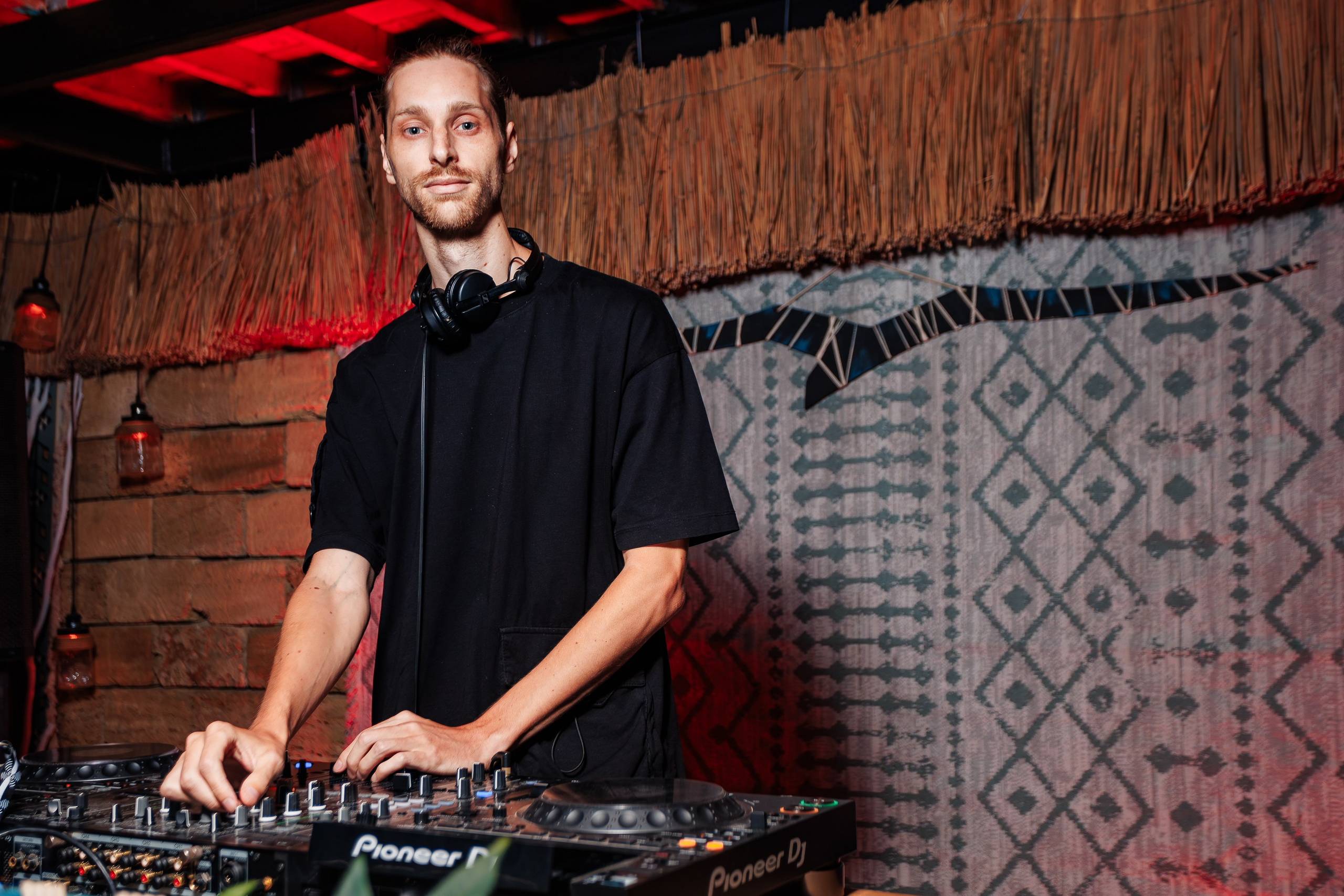 «LYRIQ"_Чайка на пляже_Ялта_15.08.2025 г. Аминов Руслан | Фотограф