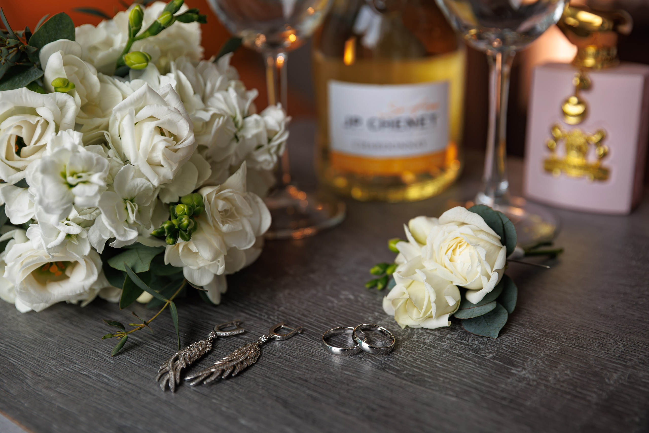 Свадебная фотосессия в библиотеке читальне им Пушкина. Свадебный фотограф Москва и МО Сергей Киржаев