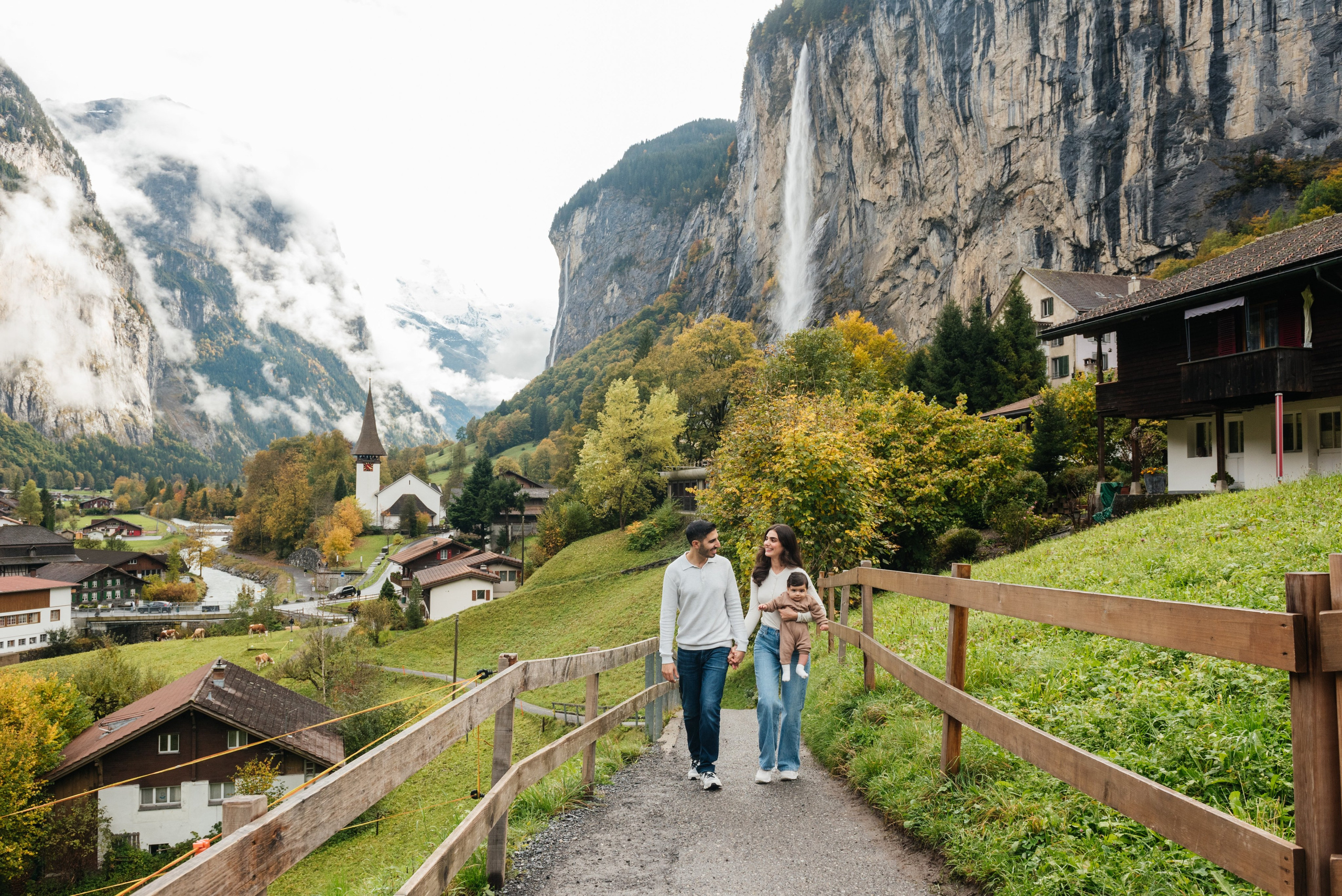 Ruby, Elie and Leo (Lauterbrunnen, Suisse). Photographe en Suisse et en Europe Anna Alekseenko