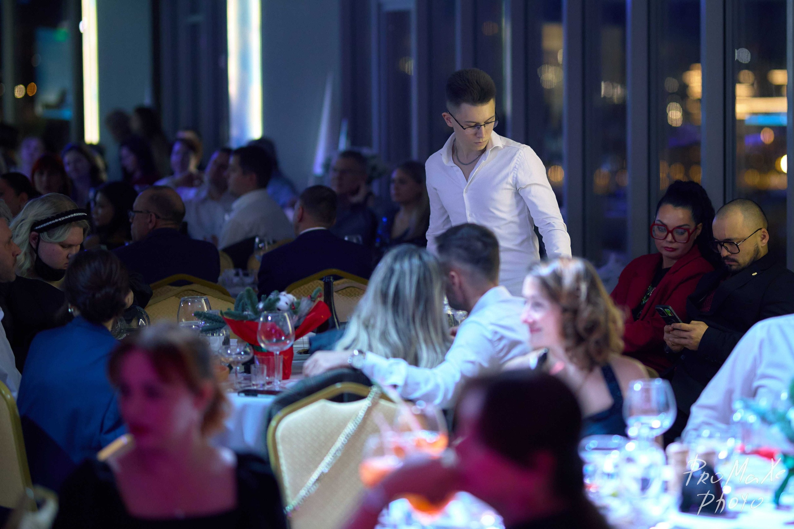 Зал КРАСА МАСС-МЕДИА ЧУВАШИИ. Владимир Суздалов (ProMaXe) — Портретный фотограф, тематические фотосессии в Чебоксарах