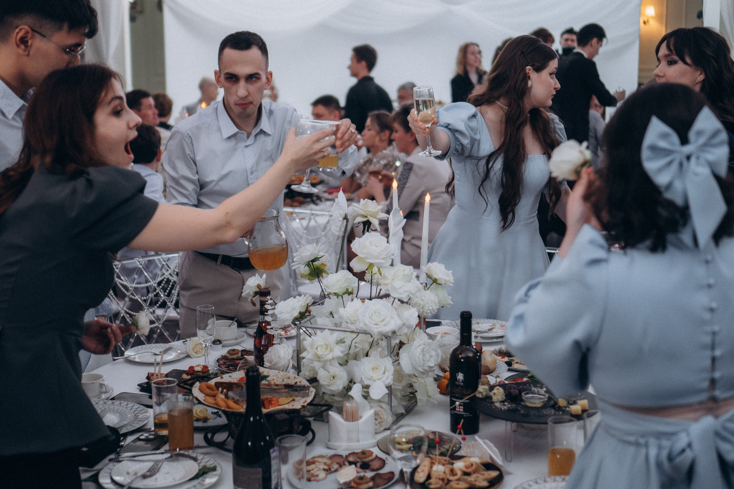 СВАДЕБНАЯ СЬЕМКА СБОРОВ В ОТЕЛЕ И ВЫЕЗД НА ЦЕРЕМОНИЮ (СНЯТО В СИБИРЕ В НИЖНЕВАРТОВСКЕ). Профессиональный фотограф, Санкт-Петербург — Виктория Богомолова