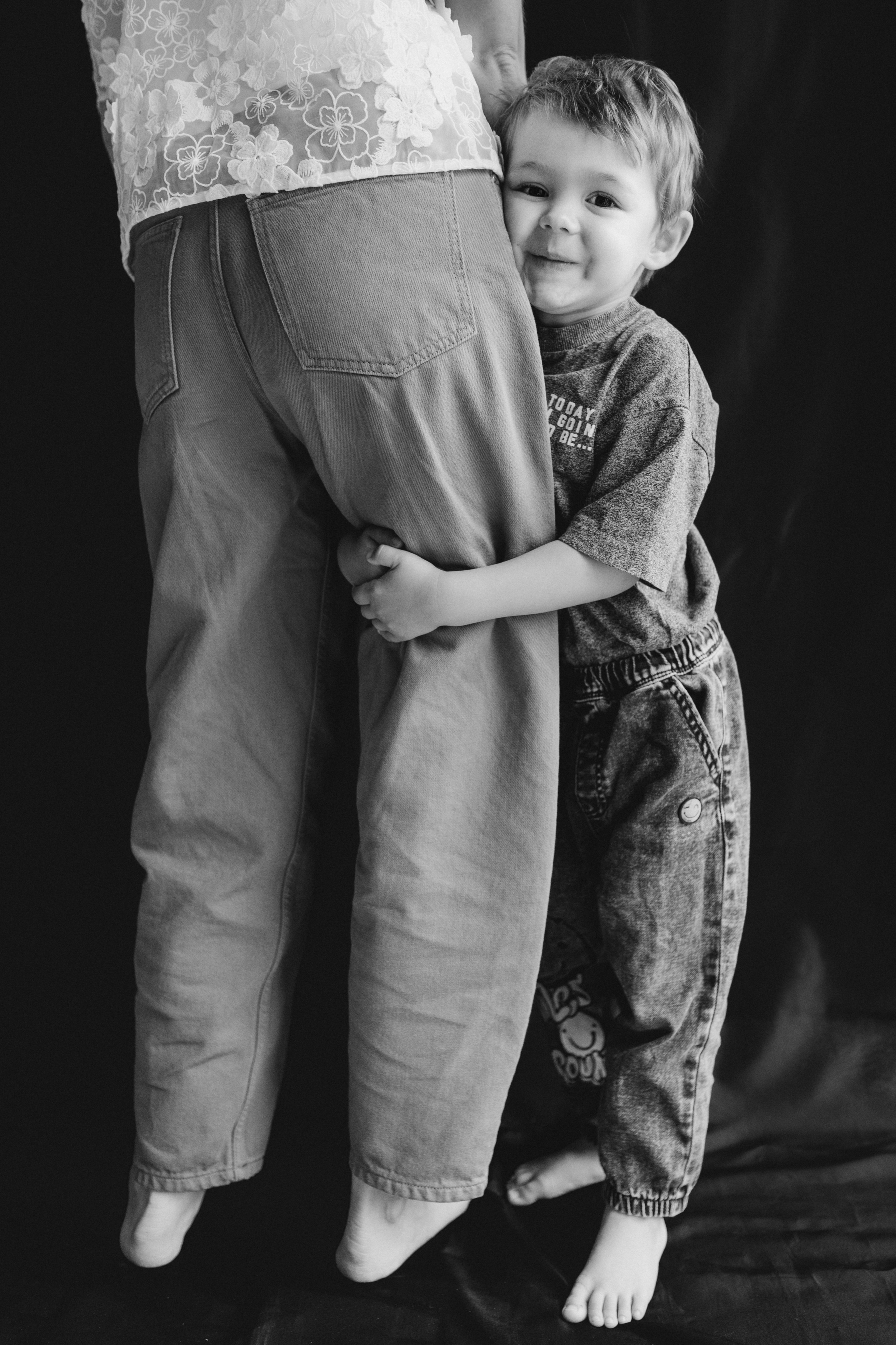 Portrait enfant en Noir et Blanc. Photographe des familles et enfants à Nantes et alentours