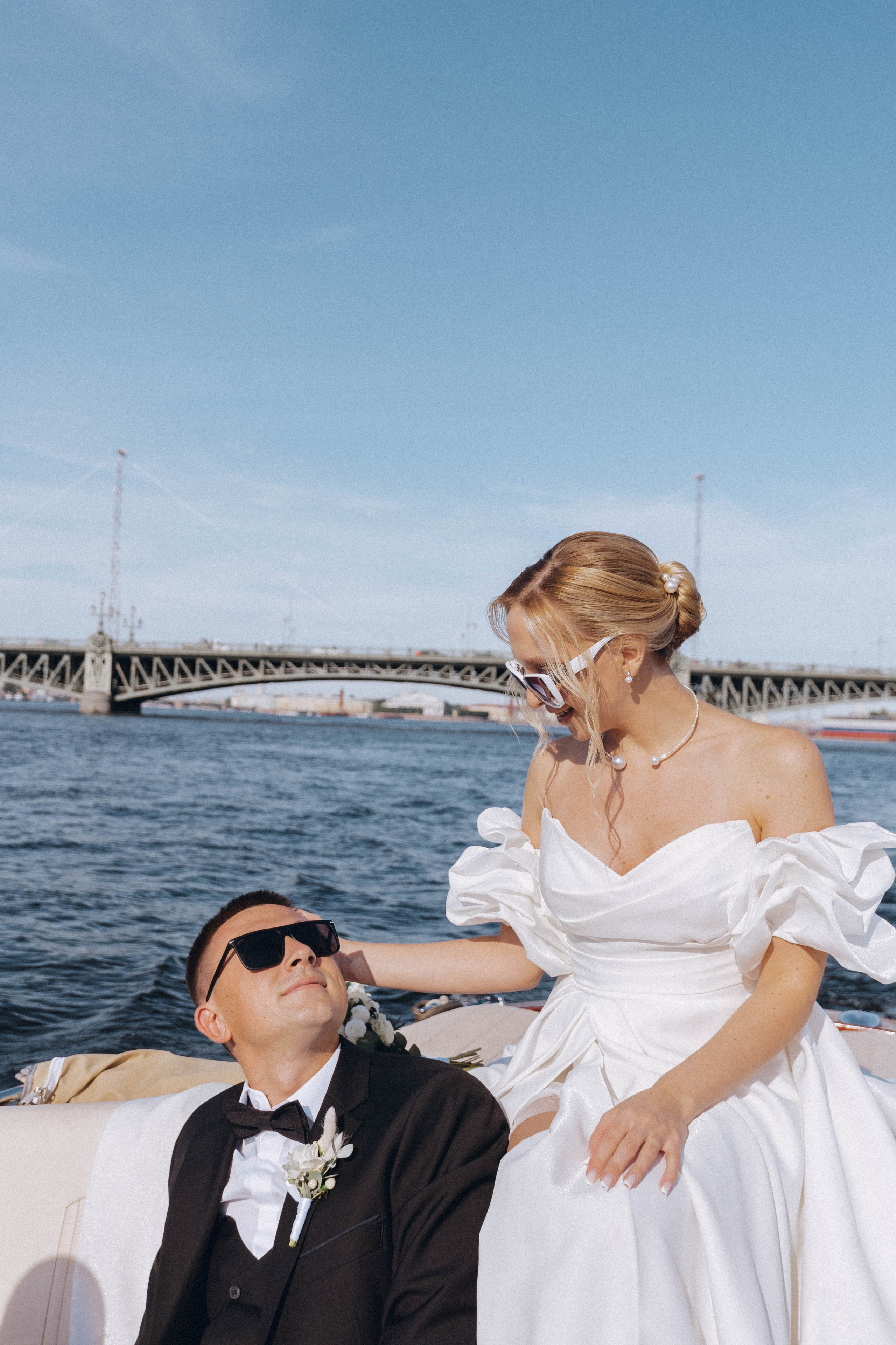 СВАДЕНБНАЯ СЬЕМКА НА КАТЕРЕ ПО КАНАЛАМ САНКТ-ПЕТЕРБУРГА И В АКВАТОРИИ НЕВЫ. Профессиональный фотограф, Санкт-Петербург — Виктория Богомолова