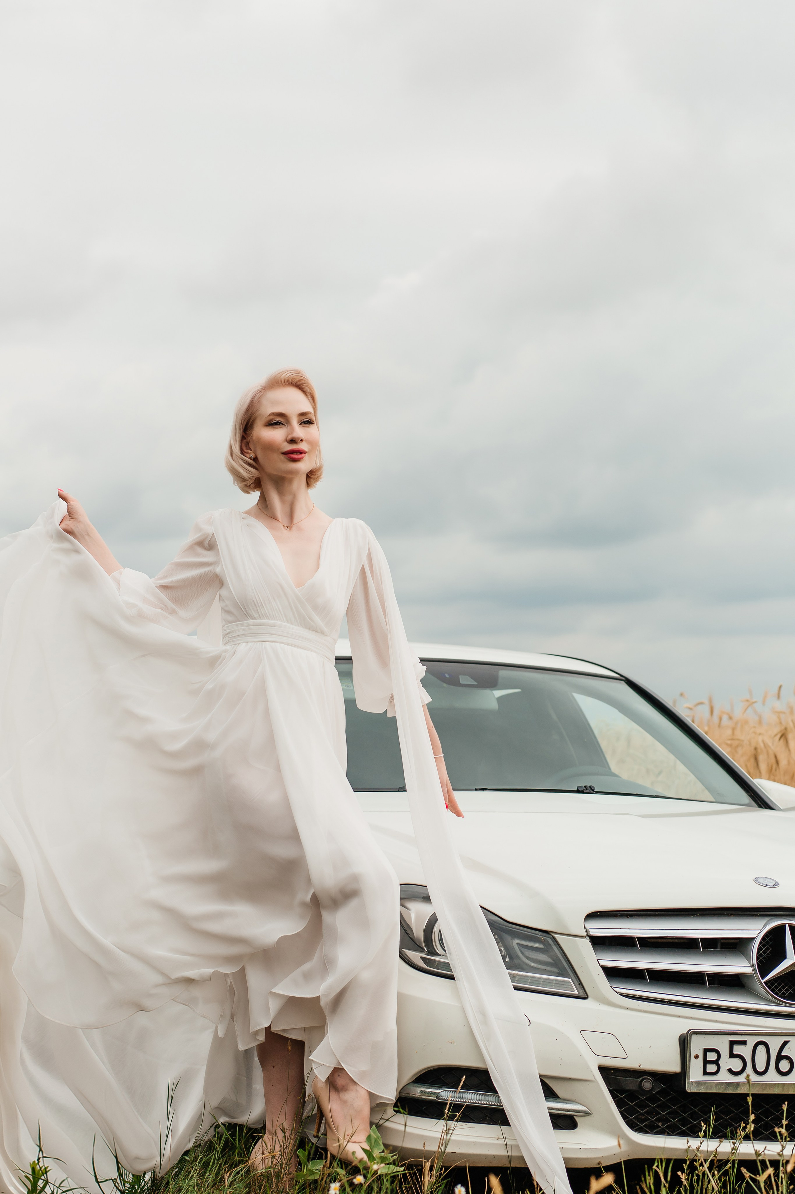 Александра фотосессия в поле. Женский фотограф в Оренбурге Ирина Заводчикова