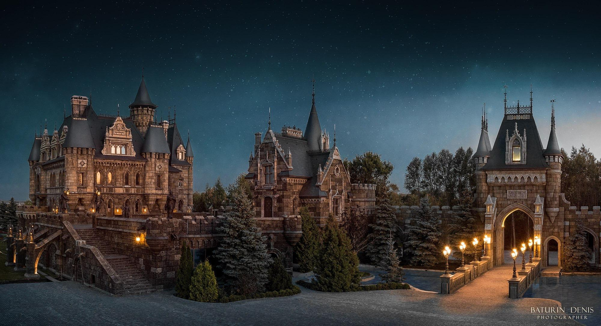 “Панорамный вид замка Гарибальди – съемка с высокой точки, демонстрирующая масштаб и величие локации.”