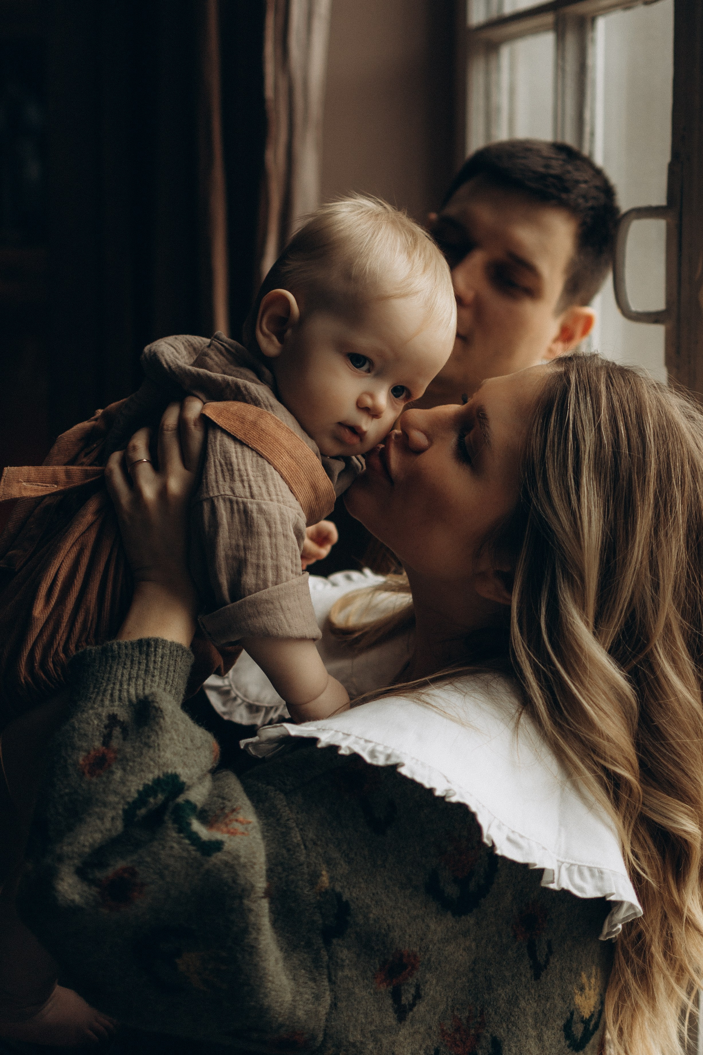 Оля, Никита и малыш Мирослав. Семейный, домашний, ньюборн фотограф Москва Цветкова Елизавета