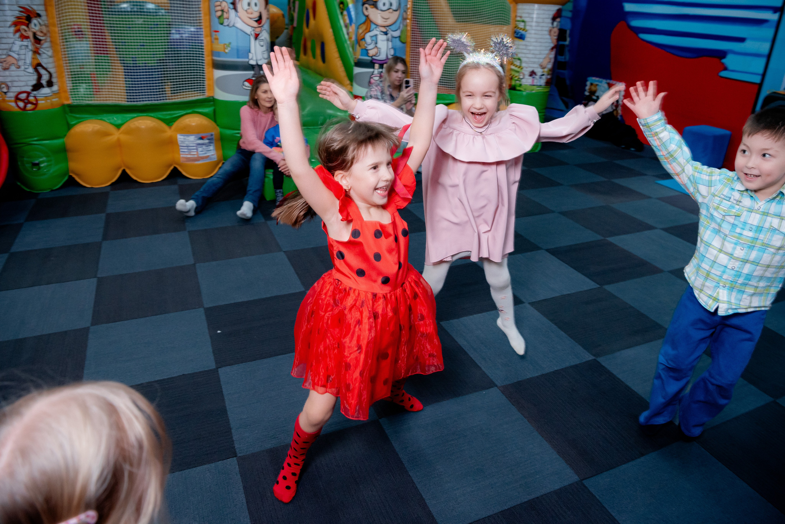 ДР в Локо Мотив Аниматоры Леди Баг. Фотограф в Волгограде и Волжском Александр Горбань