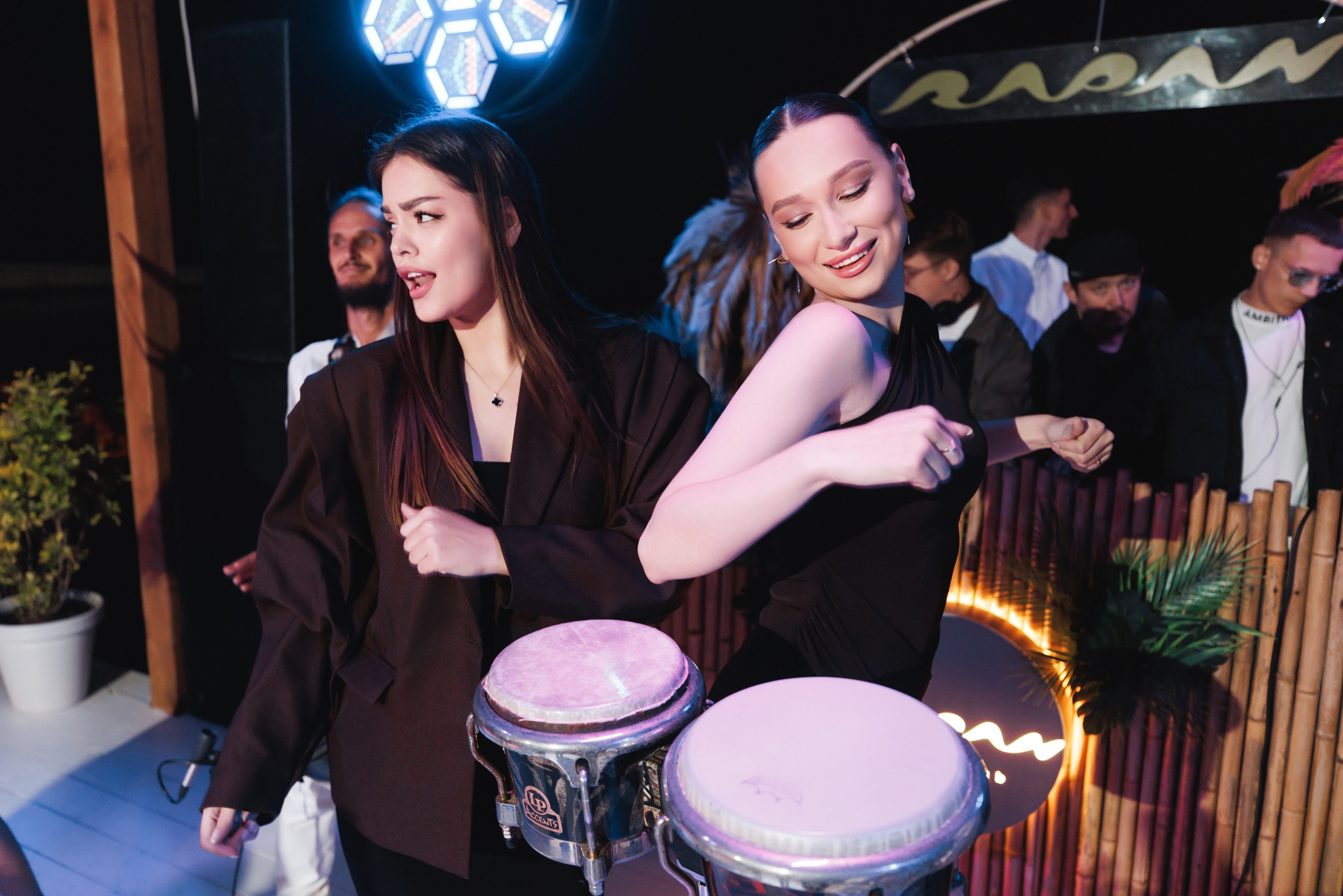 TROPICAL DISCO BIRTHDAY PARTY