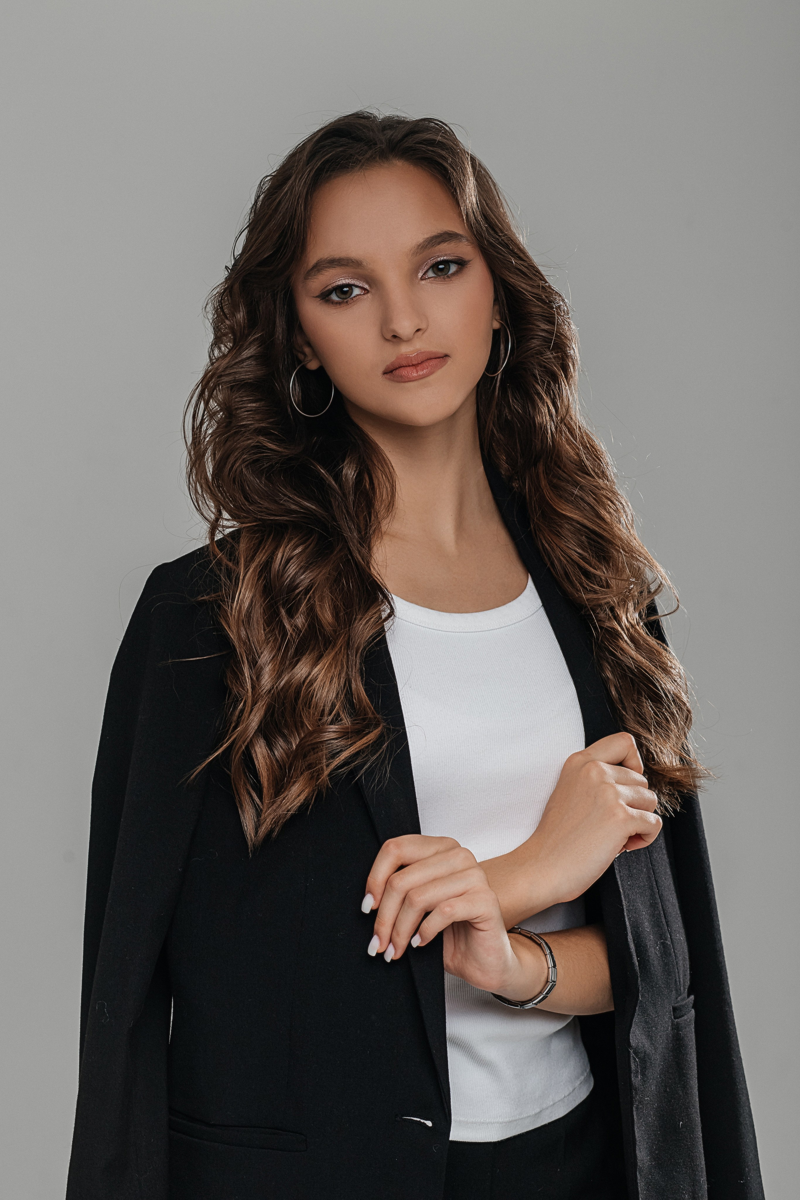 Женский портрет. женская фотосессия в иркутске. студийная фотосессия иркутск. Фотограф. женский фотограф. Фотографирую девушек в студии. 