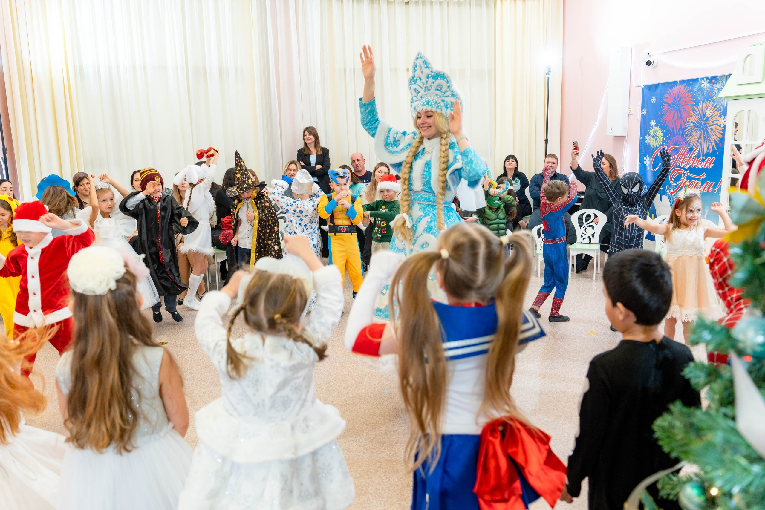 Фото съемка, репортаж утренников. Улыбка выездная фотостудия Красноярск