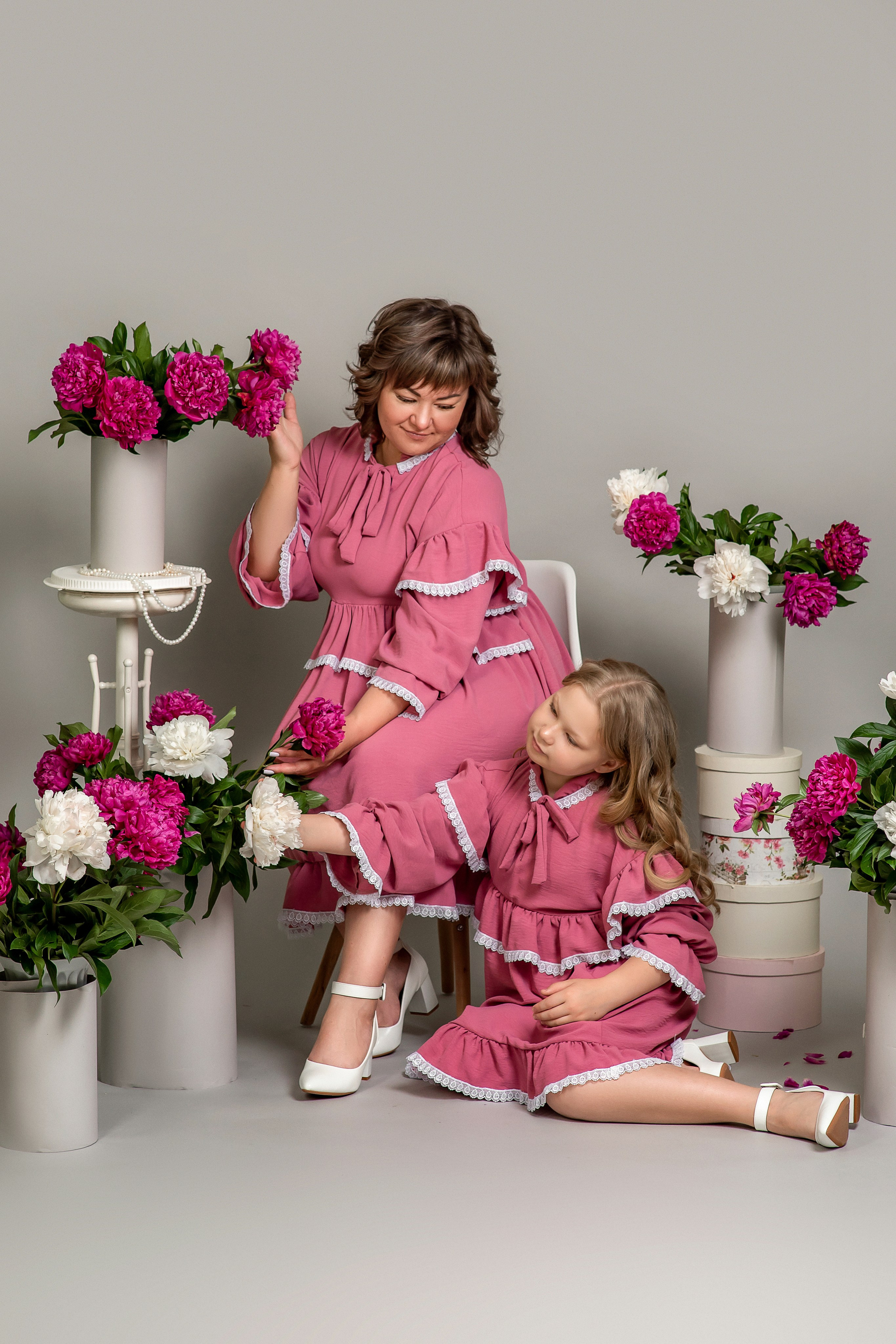 Галя и Поля — пионы 2024. Семейный и детский фотограф Наталья Горда