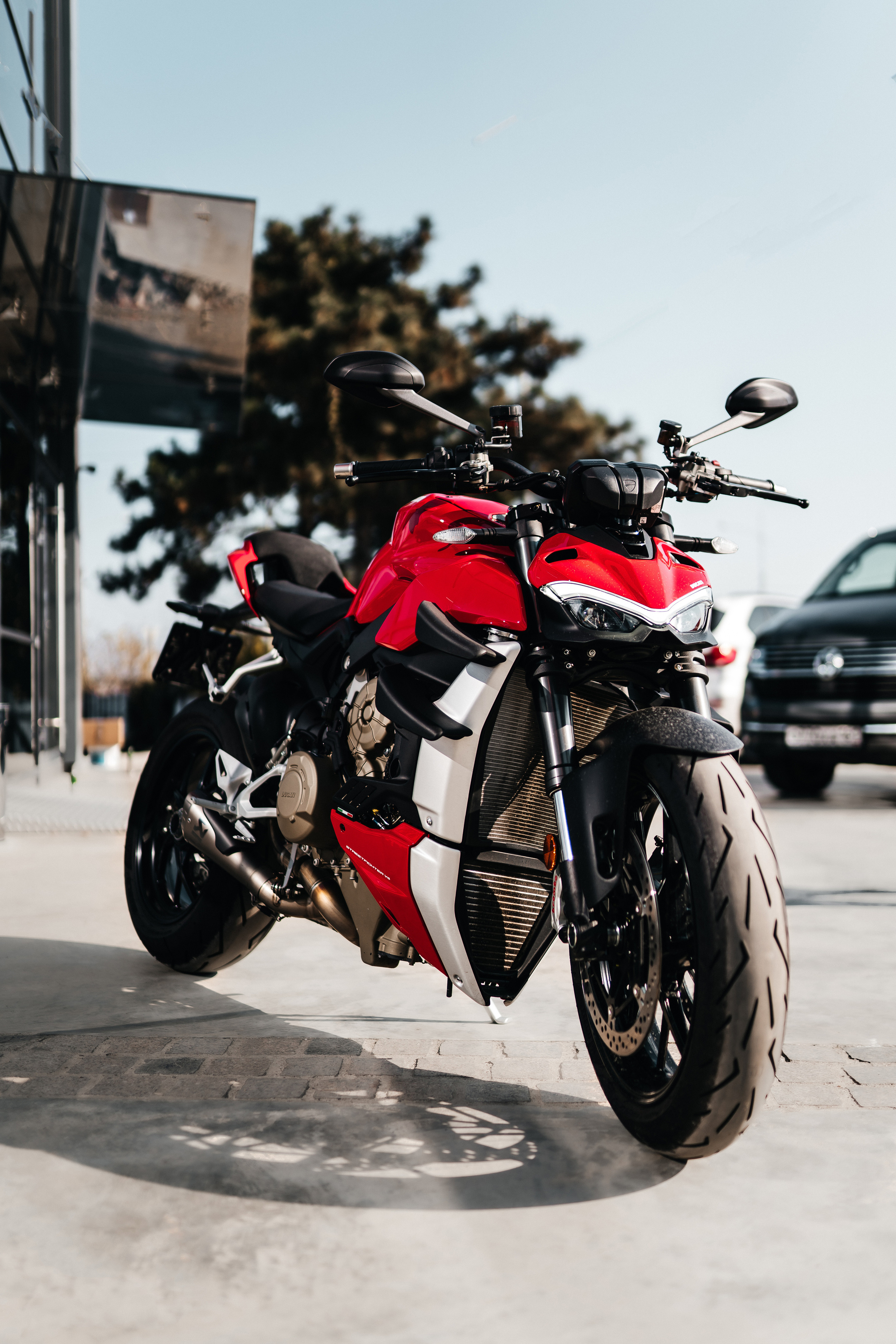 Ducati крансодар. Создаю контент для бизнеса- Андрей Корниенко и упаковываю компании и экспертов в Краснодаре