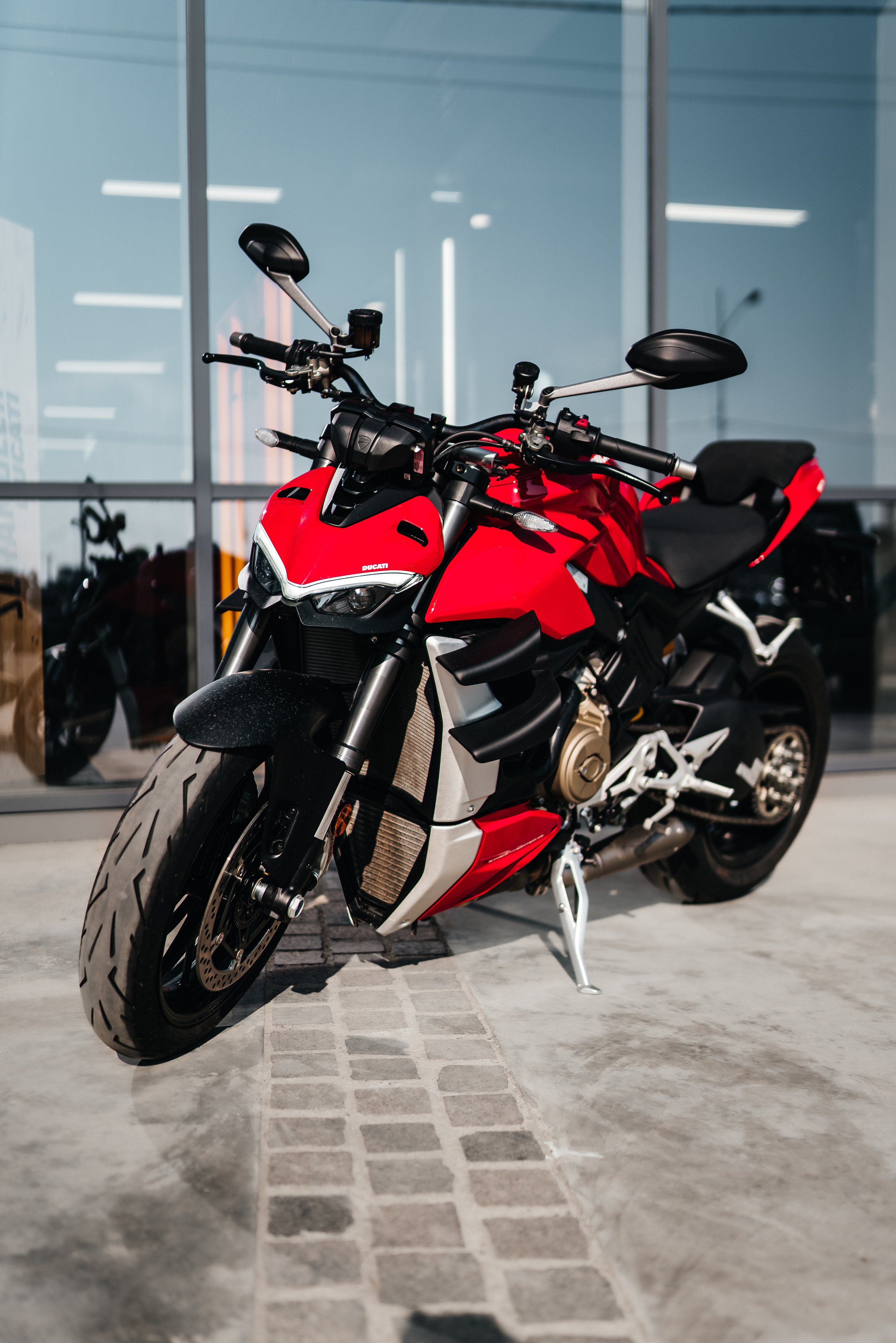 Ducati крансодар. Создаю контент для бизнеса- Андрей Корниенко и упаковываю компании и экспертов в Краснодаре