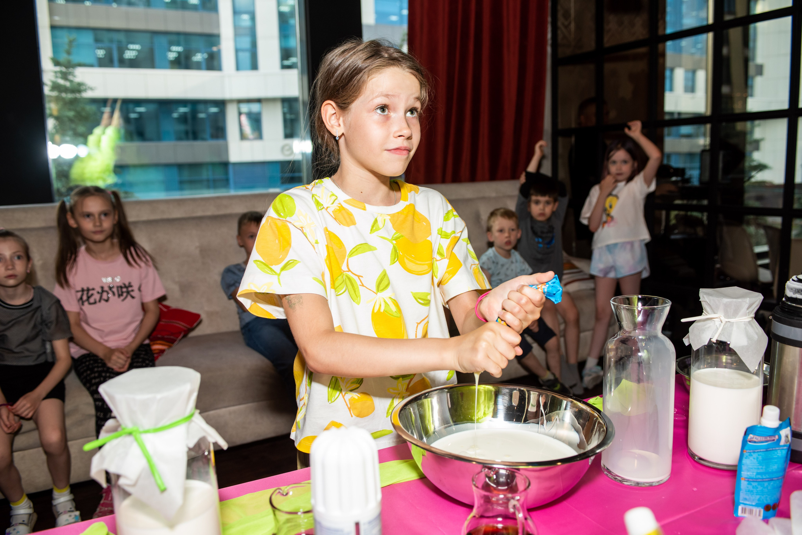 День защиты детей в ресторане «Булгур». Выпускные альбомы в Севастополе, Крыму и Екатеринбурге