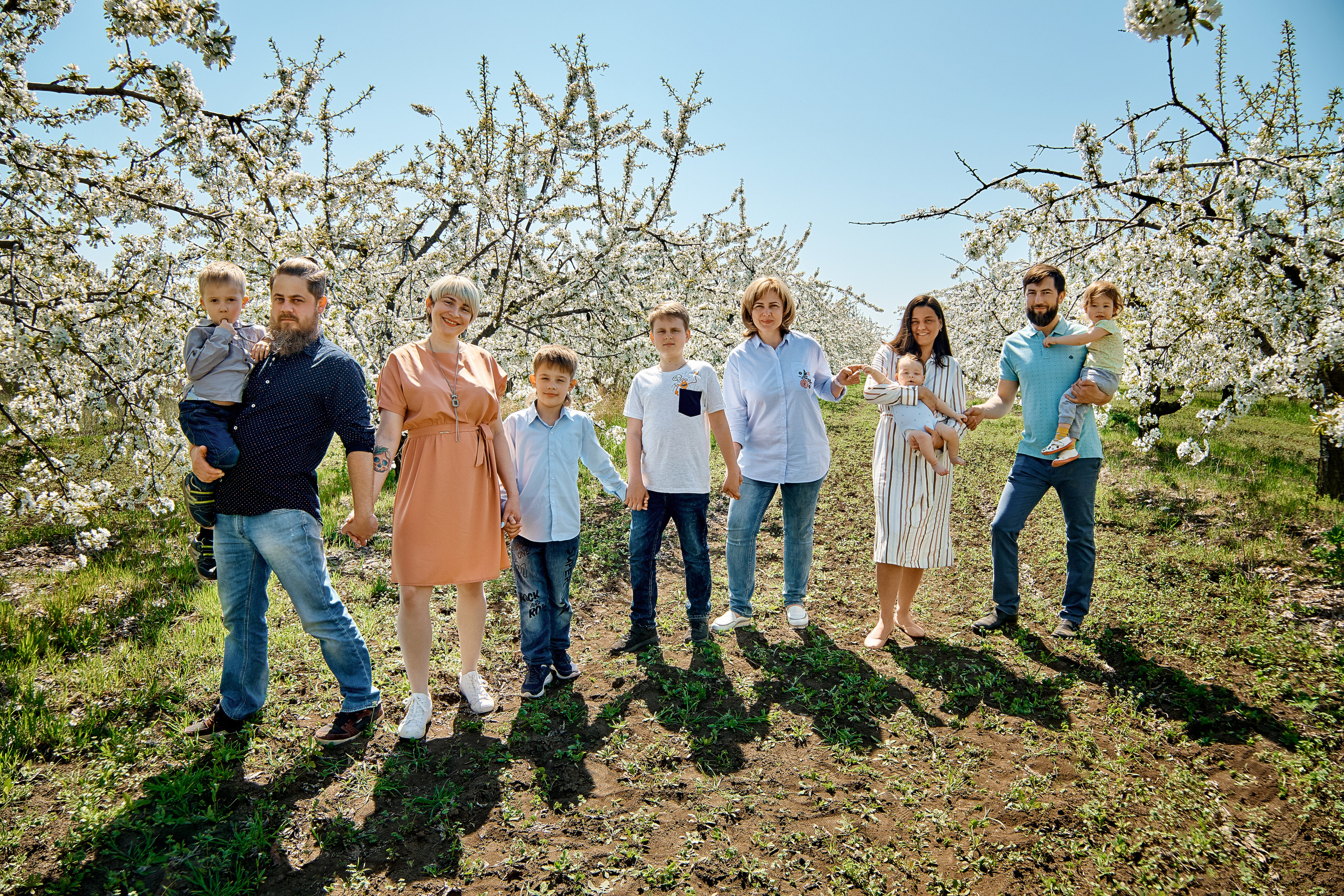 Фотосессия в цветущих садах. Фотограф Таганрог Анна Трайжон