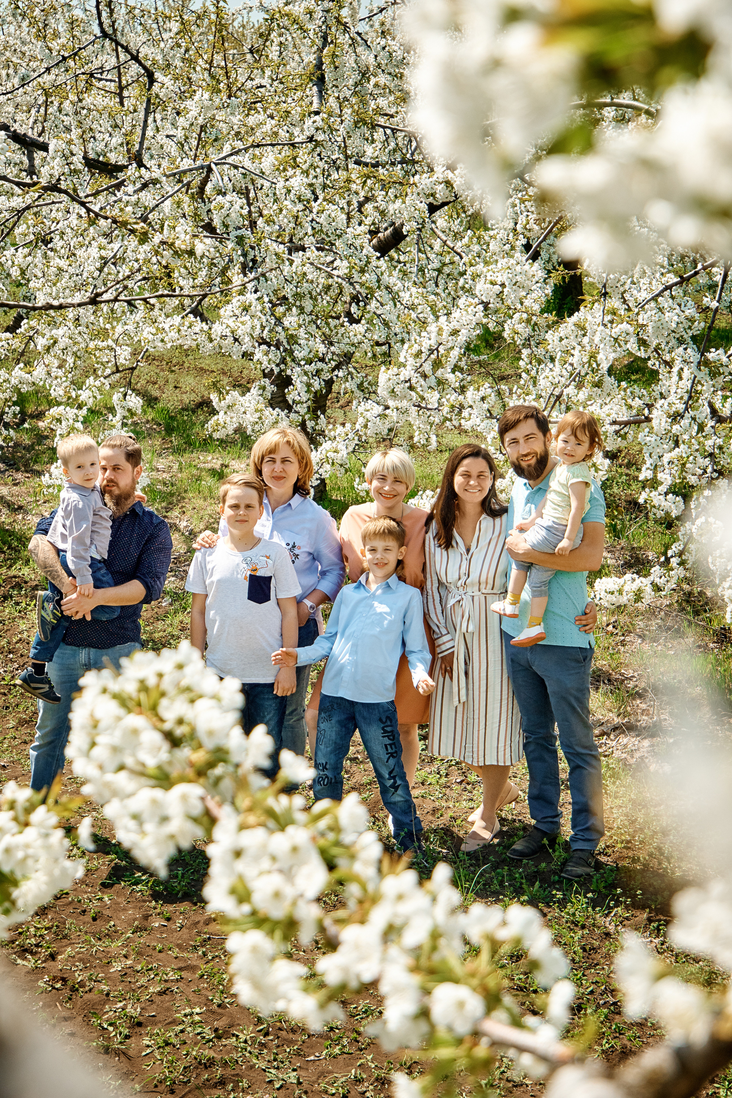 Фотосессия в цветущих садах. Фотограф Таганрог Анна Трайжон