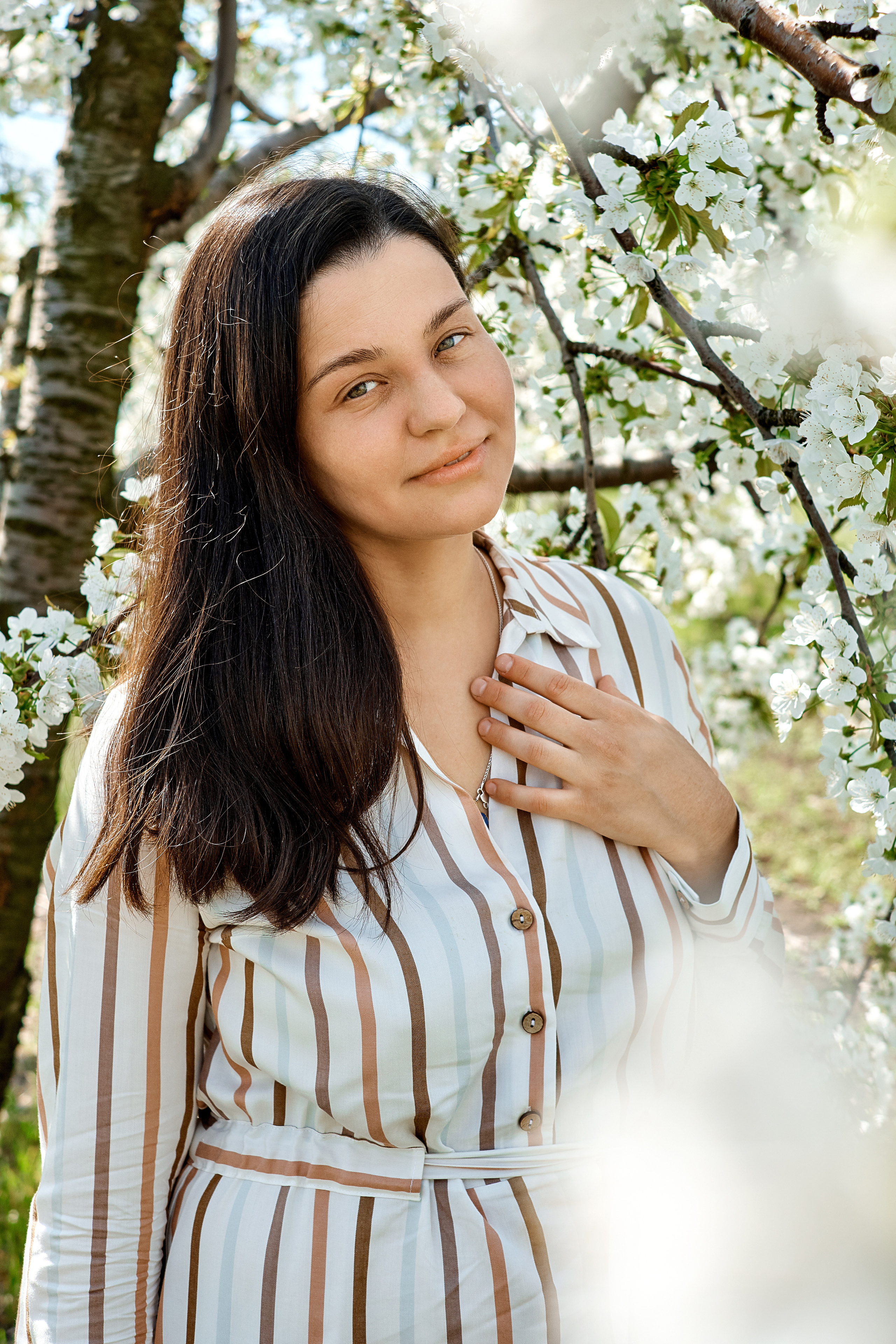 Фотосессия в цветущих садах. Фотограф Таганрог Анна Трайжон