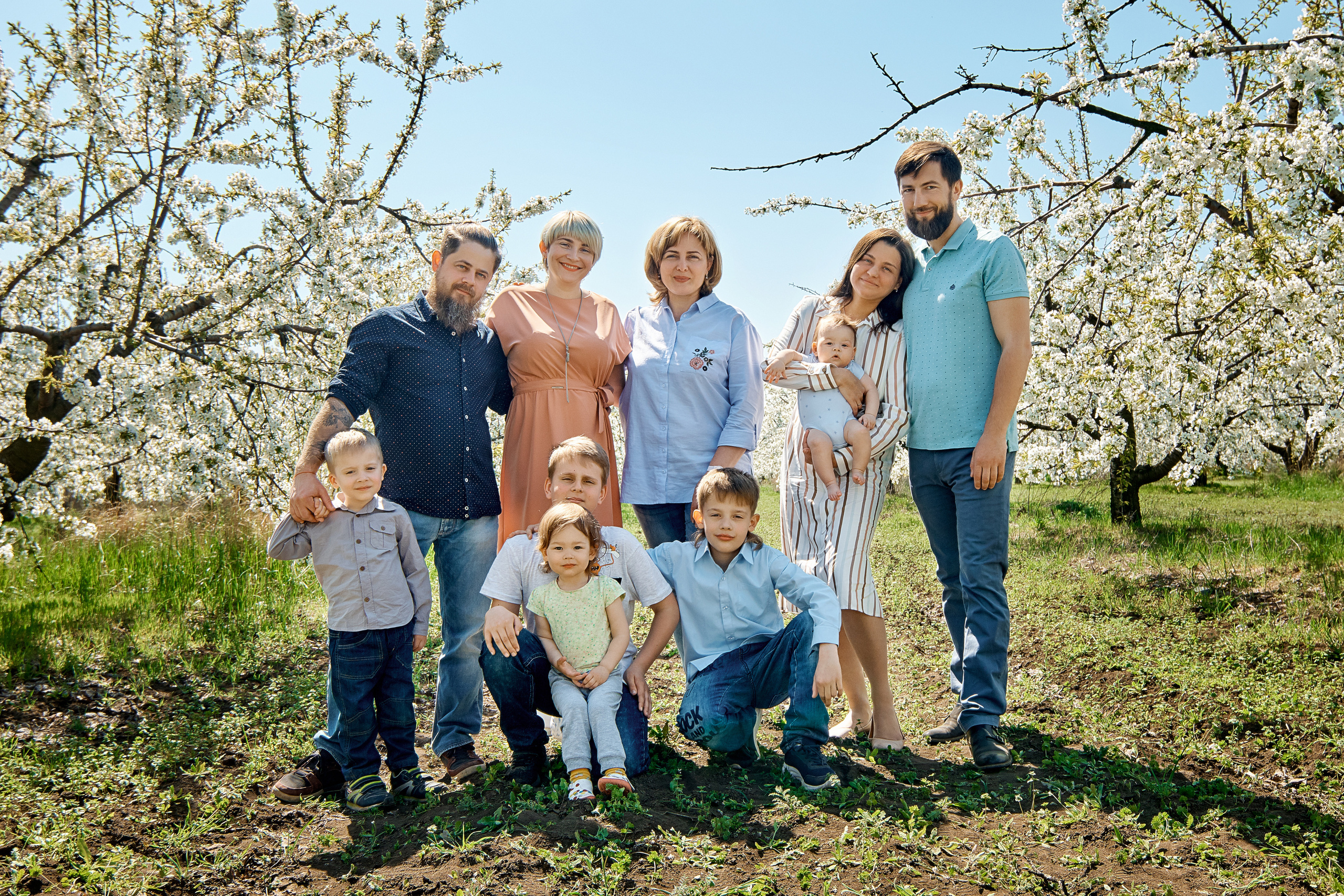Фотосессия в цветущих садах. Фотограф Таганрог Анна Трайжон