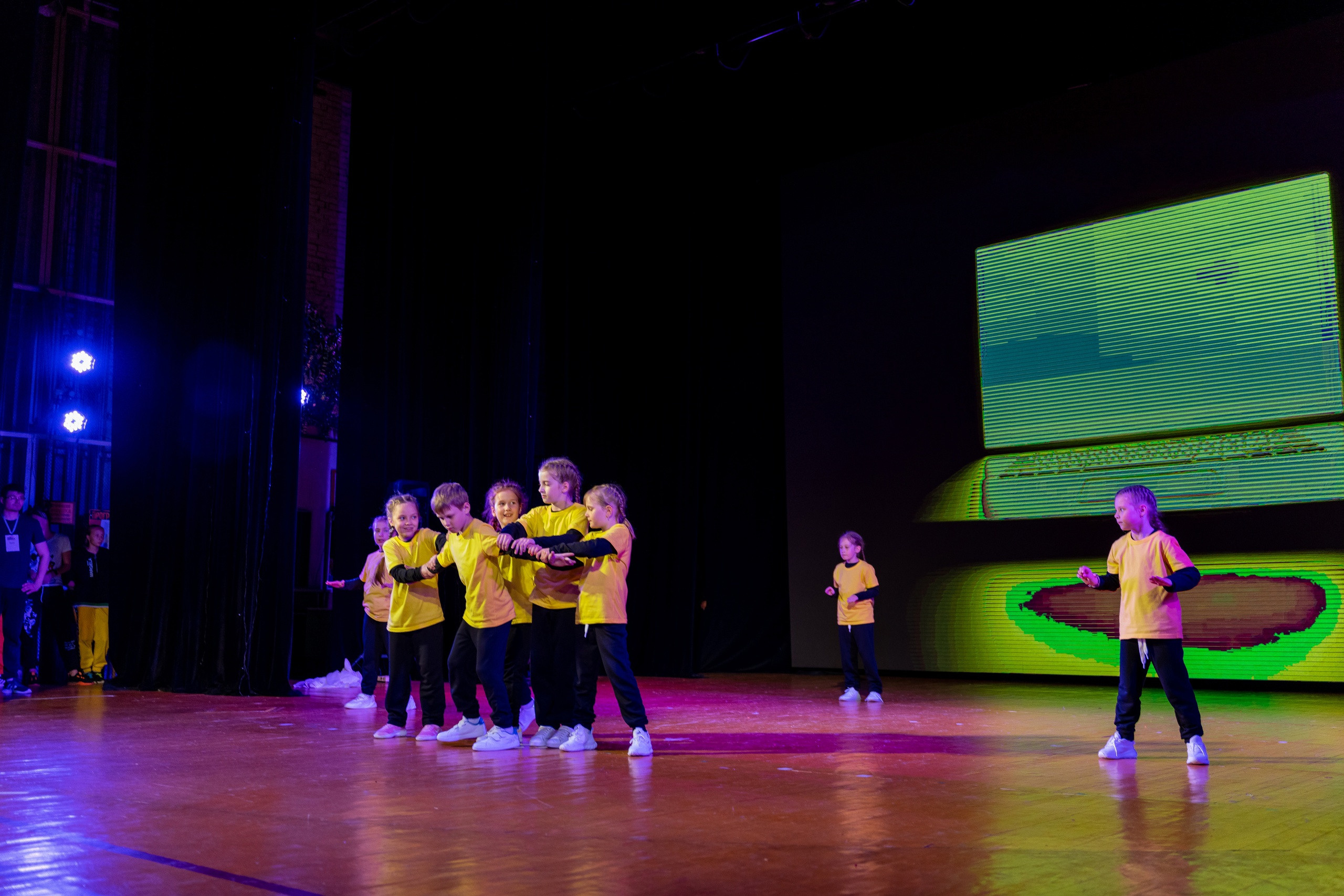 Репортажная фотосъемка танцев. Видеограф Алексей Жарков