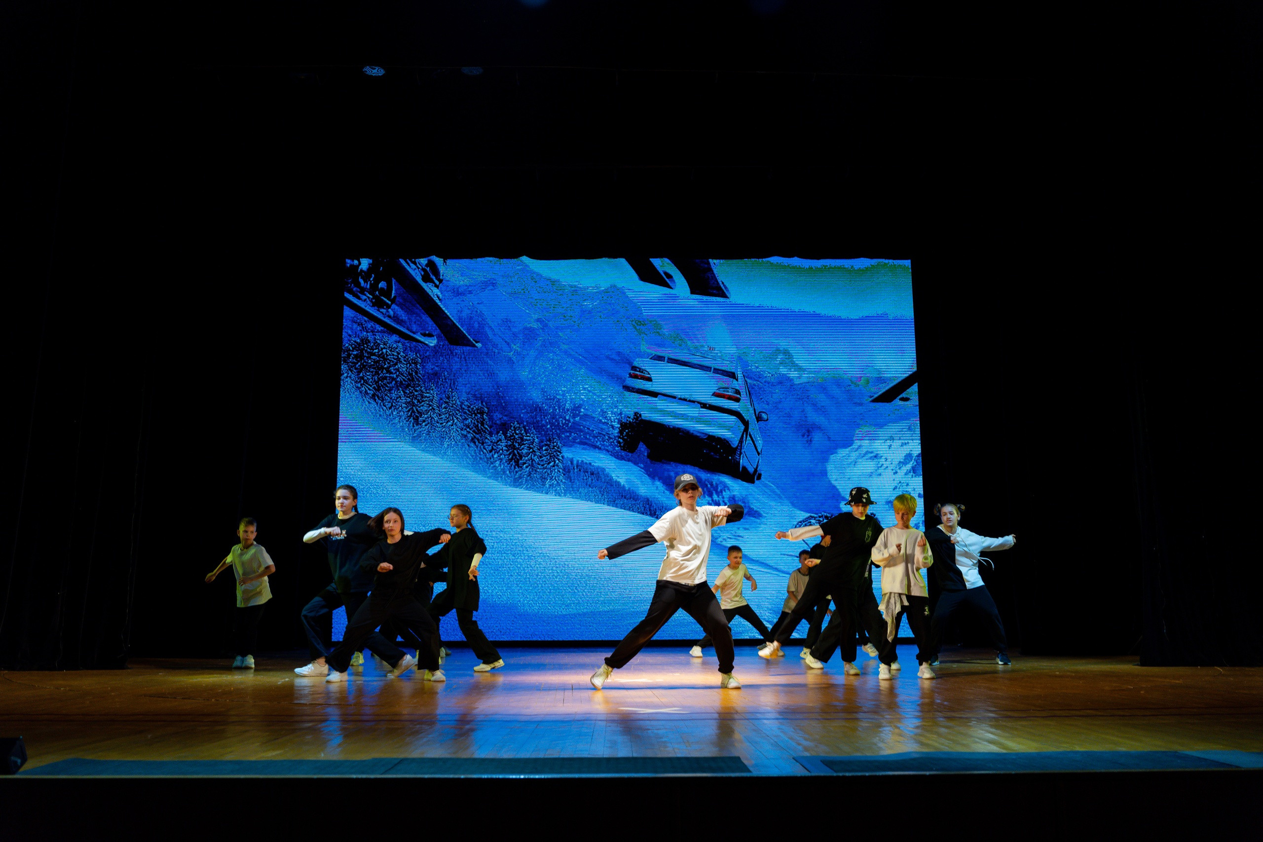 Репортажная фотосъемка танцев. Видеограф Алексей Жарков
