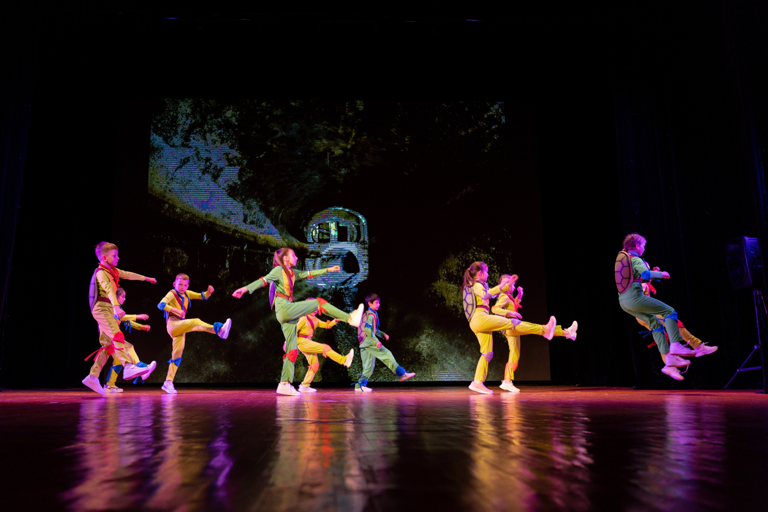 Репортажная фотосъемка танцев. Видеограф Алексей Жарков