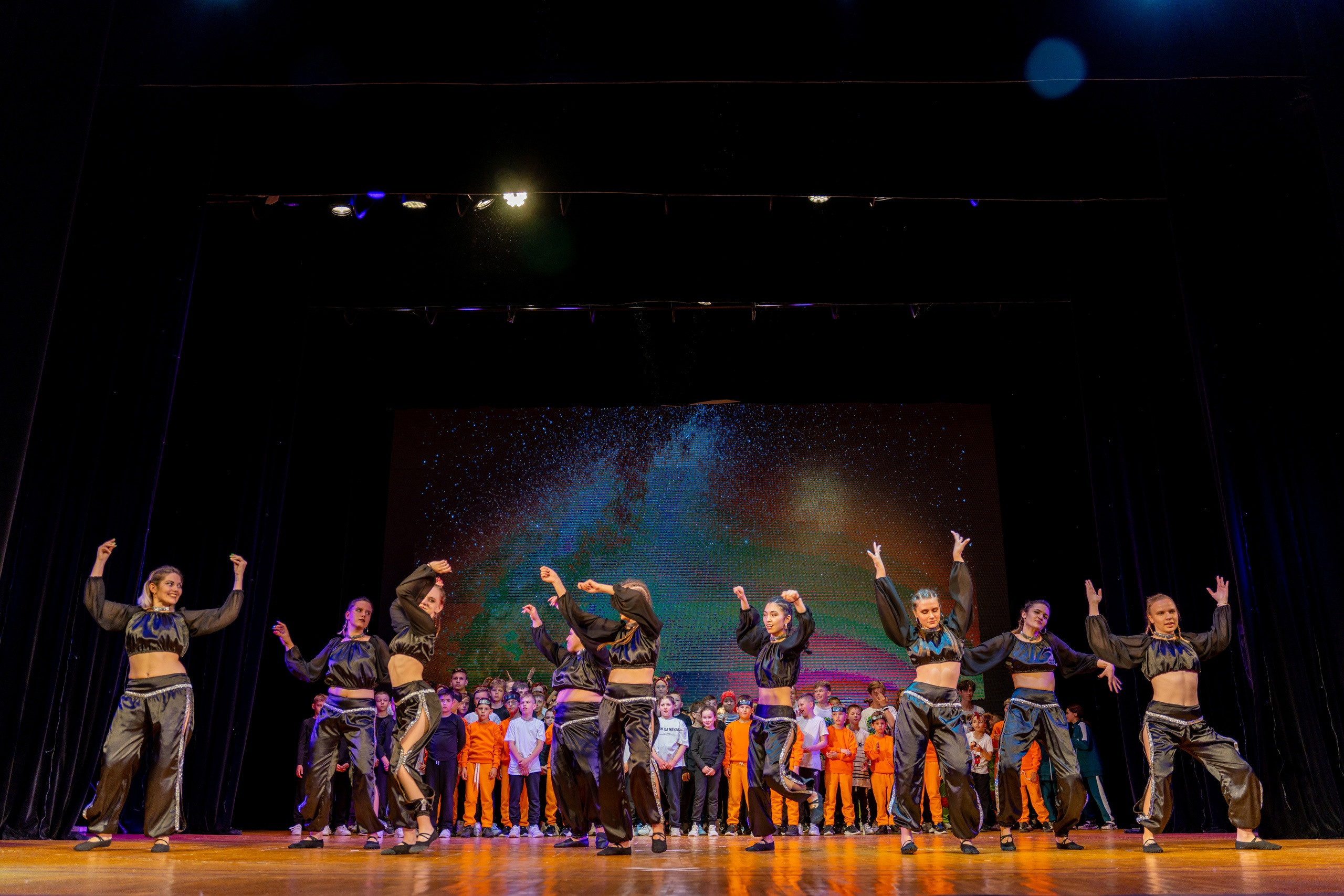 Репортажная фотосъемка танцев. Видеограф Алексей Жарков