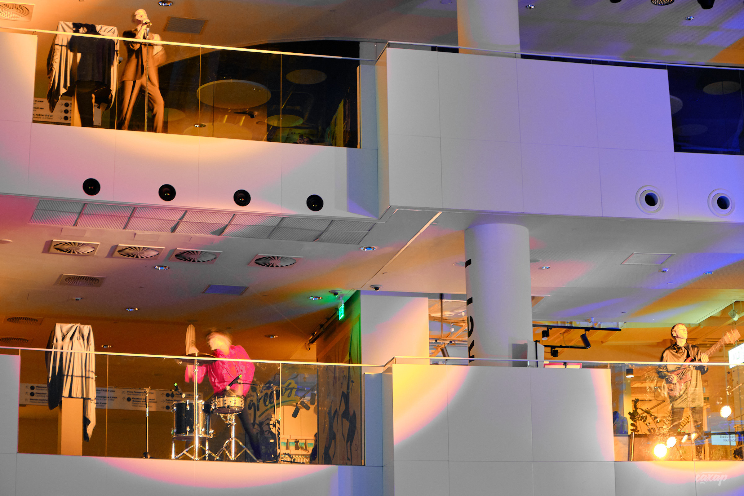 Shortparis. Профессиональный фотограф в Екатеринбурге Юра Сахар