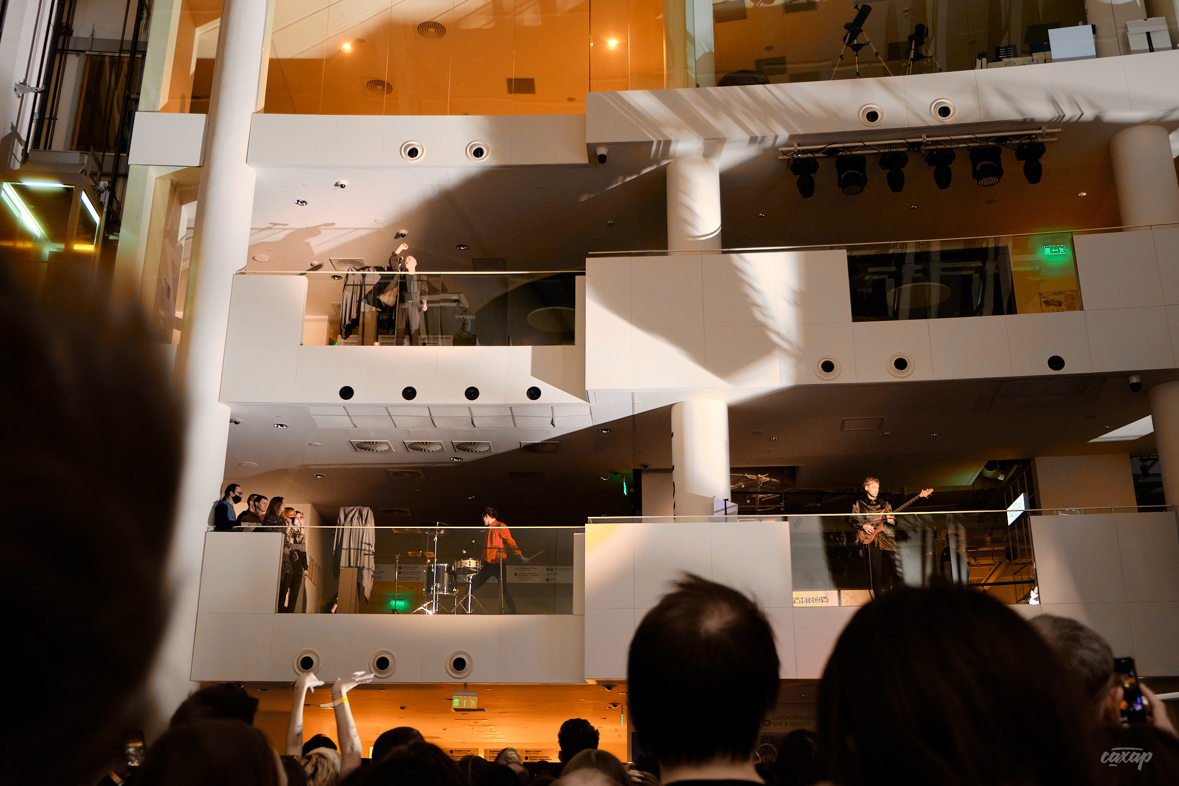 Shortparis. Профессиональный фотограф в Екатеринбурге Юра Сахар