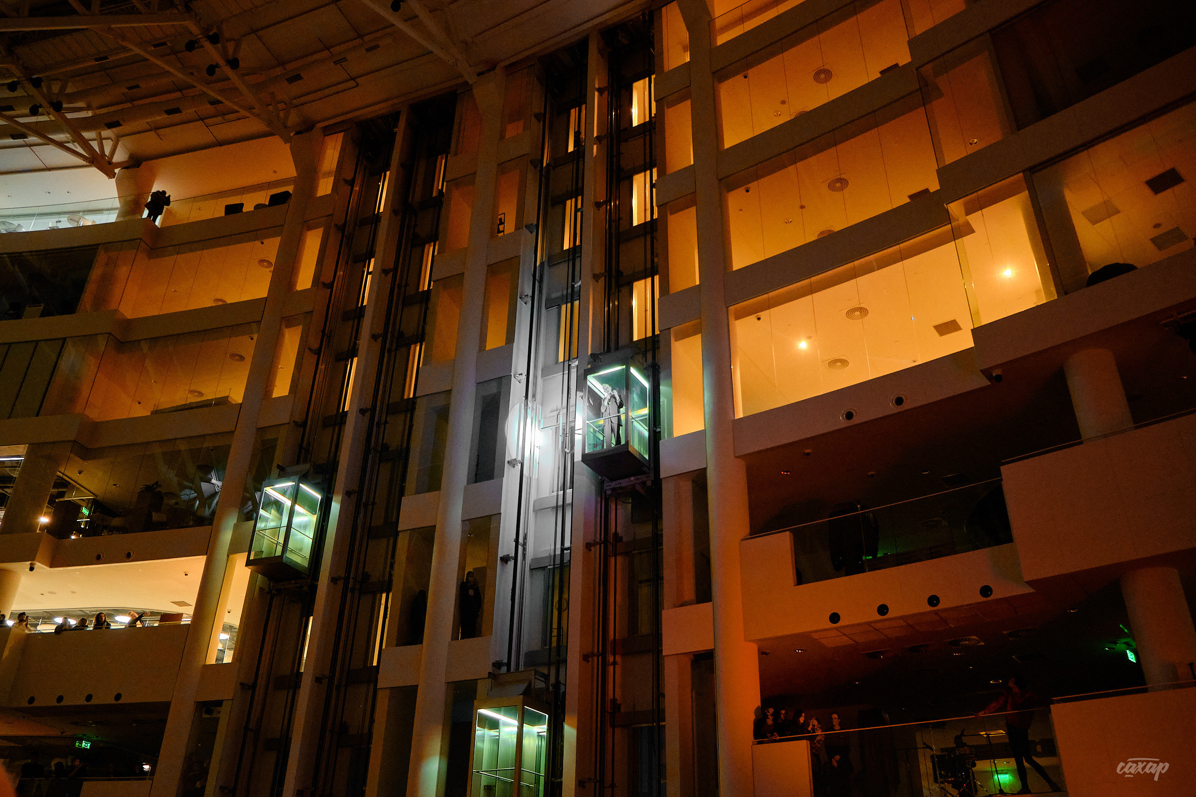 Shortparis. Профессиональный фотограф в Екатеринбурге Юра Сахар