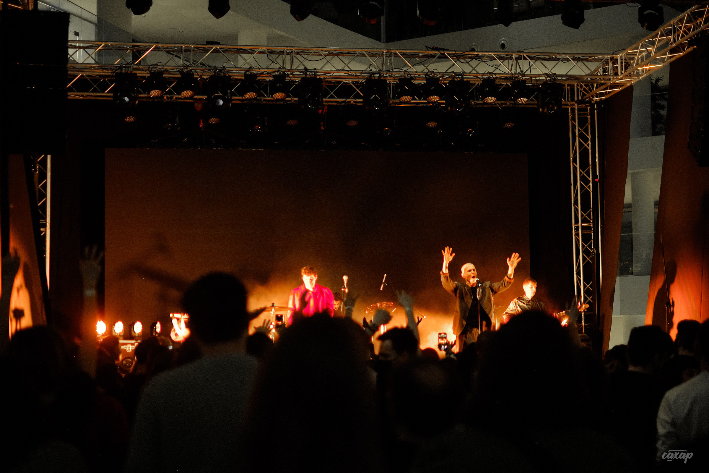 Shortparis. Профессиональный фотограф в Екатеринбурге Юра Сахар