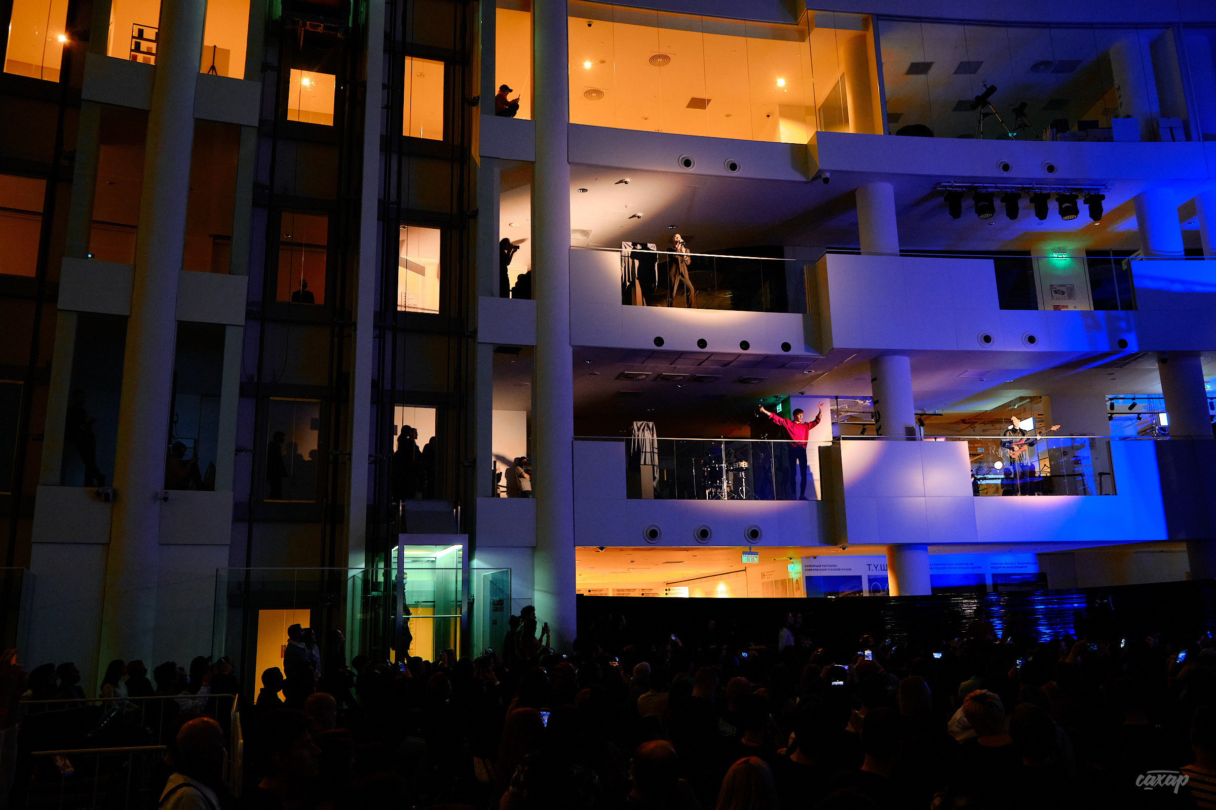 Shortparis. Профессиональный фотограф в Екатеринбурге Юра Сахар