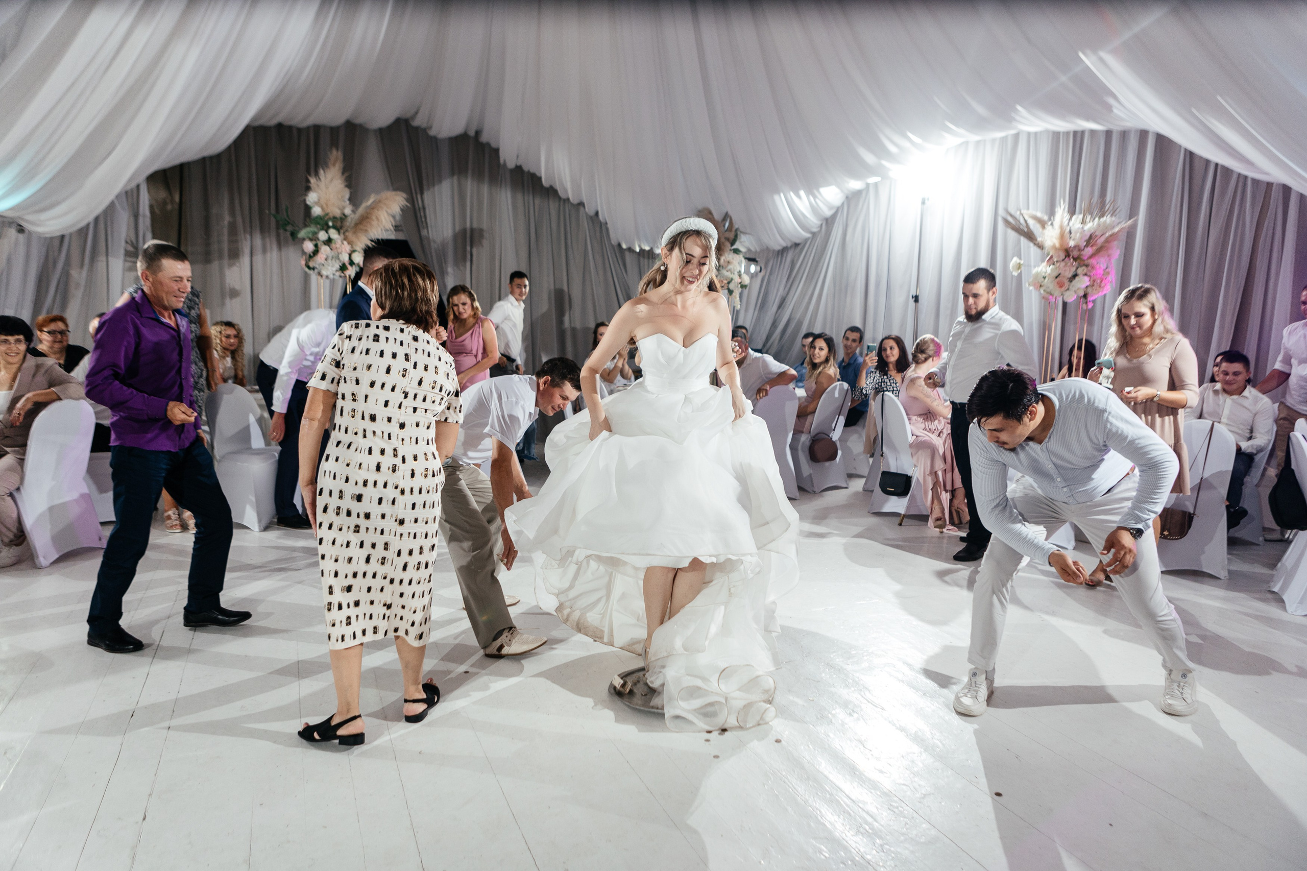 Свадебный фотограф Уфа — Руслан ГабдлисламовЖивые эмоции, красивые кадры, воспоминания на всю жизнь.Работаю по всей Республике Башкортоста. Свадебный фотограф Уфа Руслан Габдлисламов