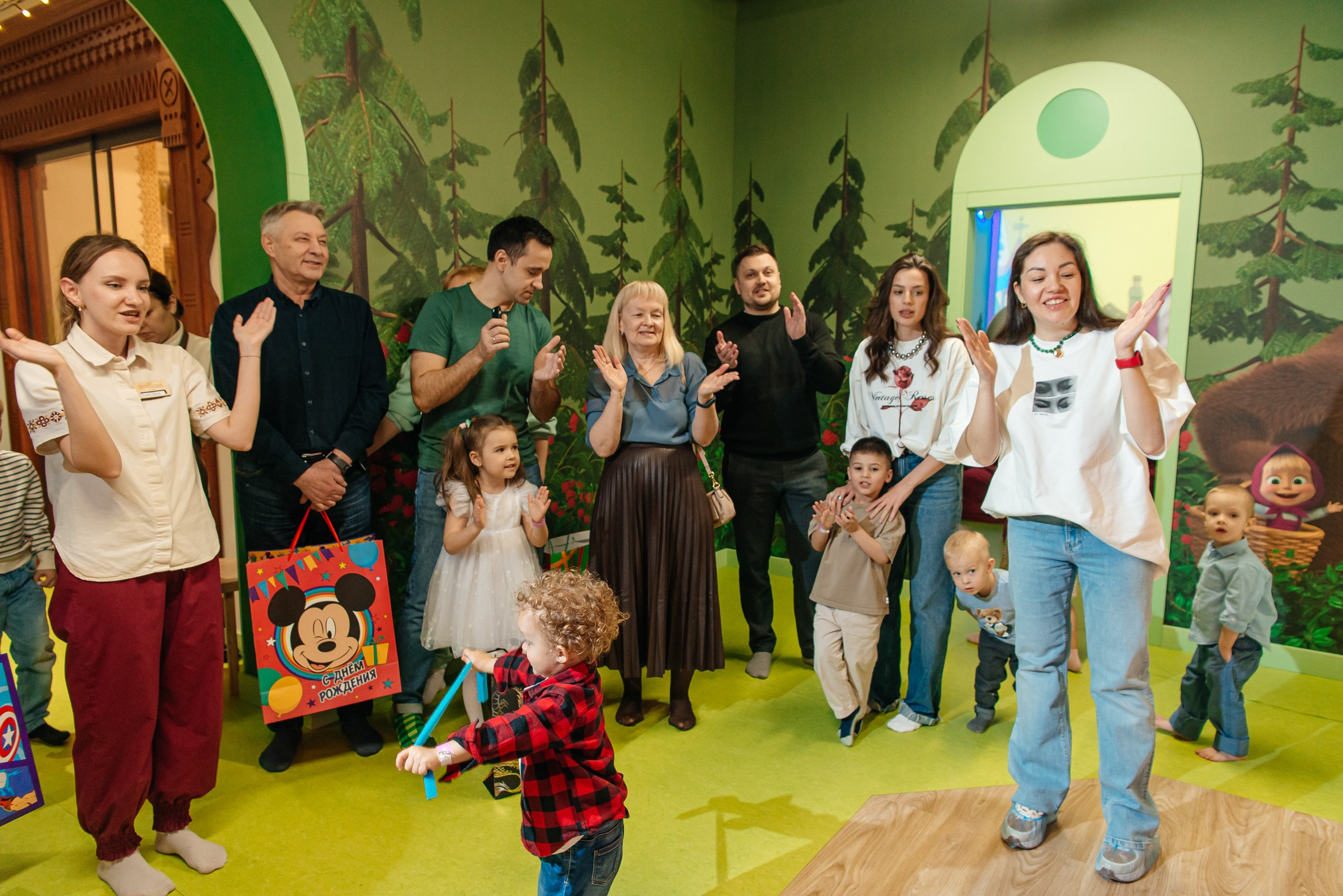 Детский День Рождения в ресторане Маша и Медведь. Профессиональный фотограф в Екатеринбурге Ирина Смирнова