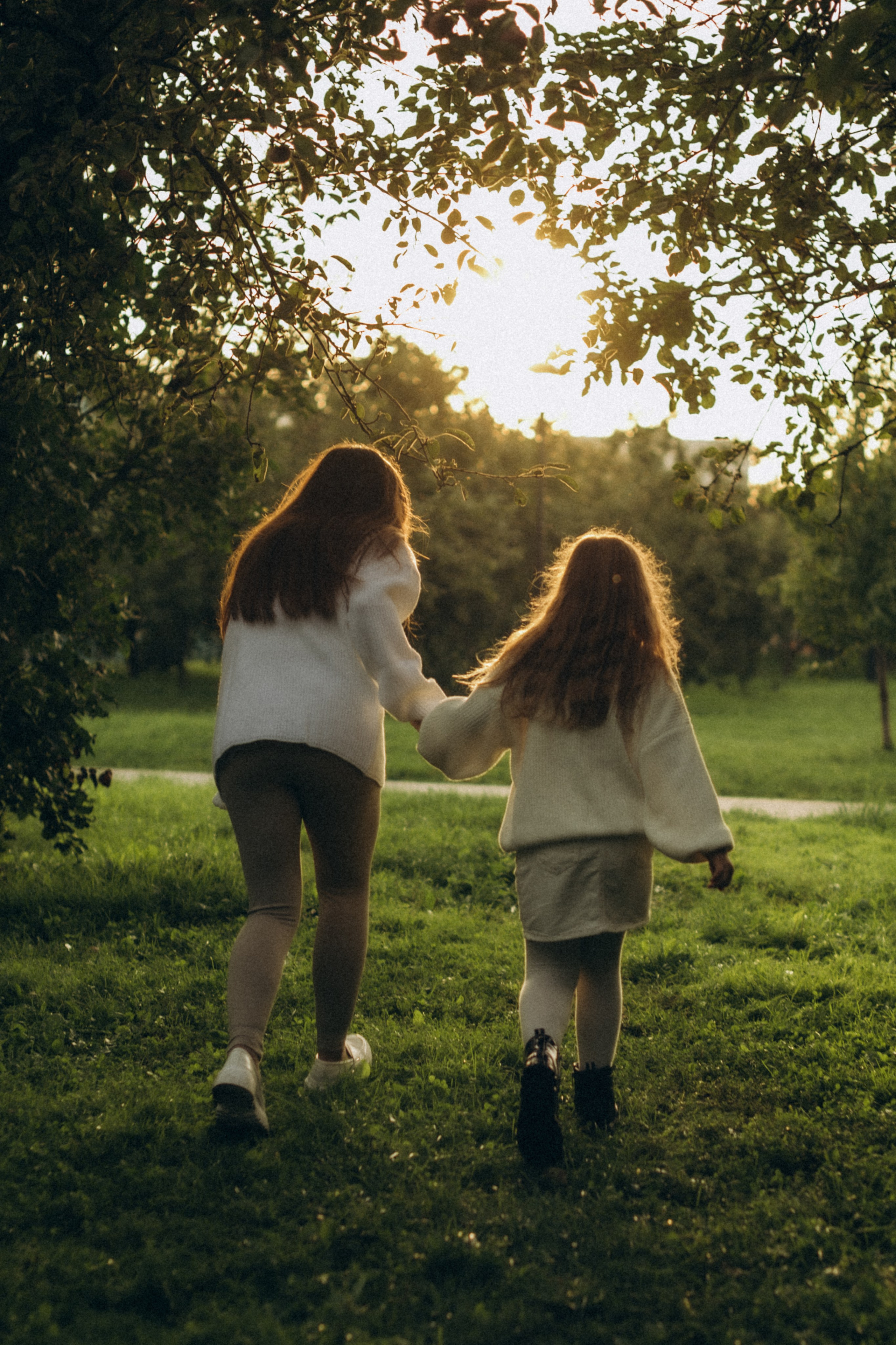 В яблоневых садах. Гаврилова Настя семейный фотограф lifestyle в Москве