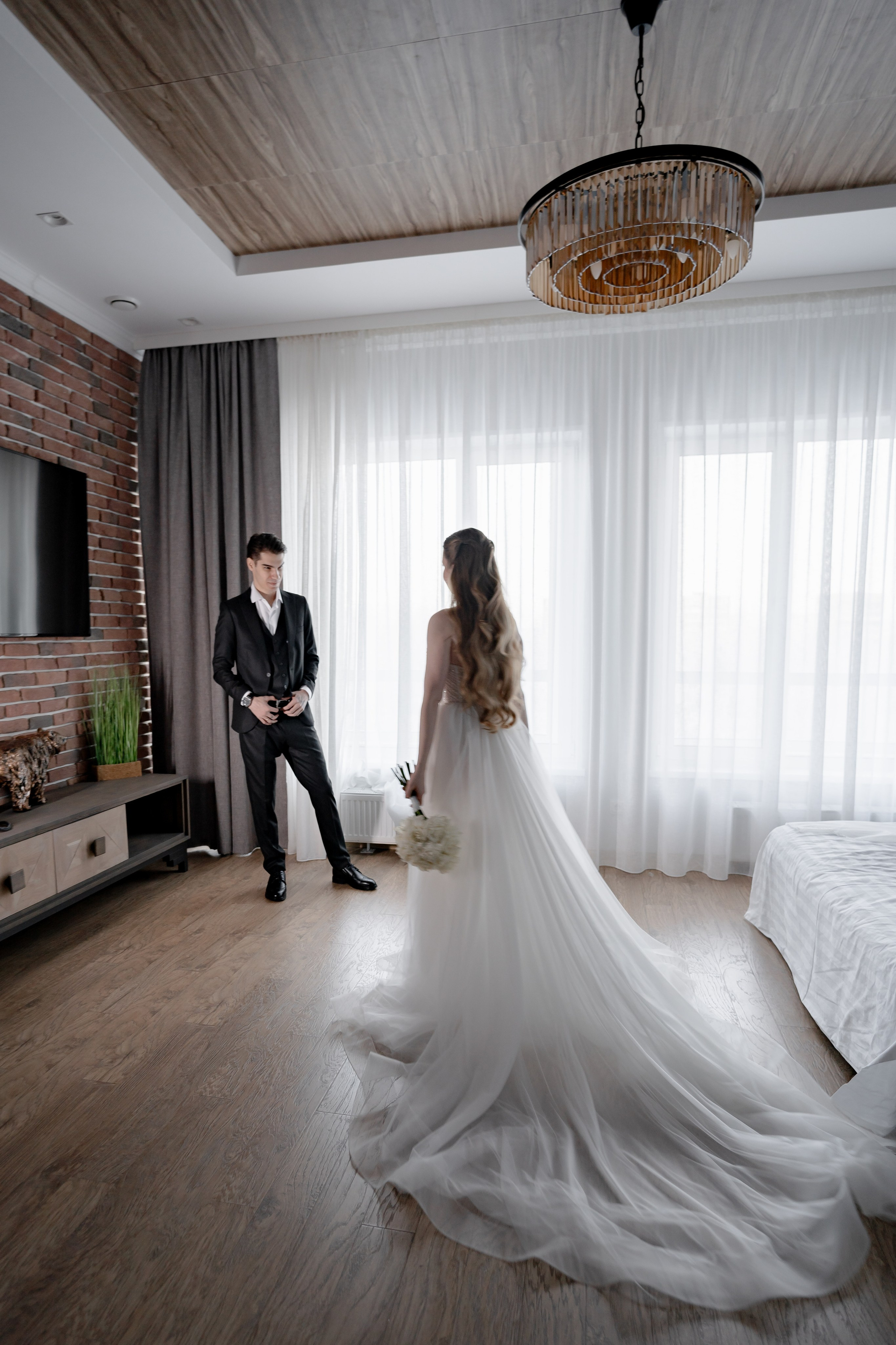 СВАДЕБНАЯ СЬЕМКА СБОРОВ В ОТЕЛЕ И ВЫЕЗД НА ЦЕРЕМОНИЮ (СНЯТО В СИБИРЕ В НИЖНЕВАРТОВСКЕ). Профессиональный фотограф, Санкт-Петербург — Виктория Богомолова