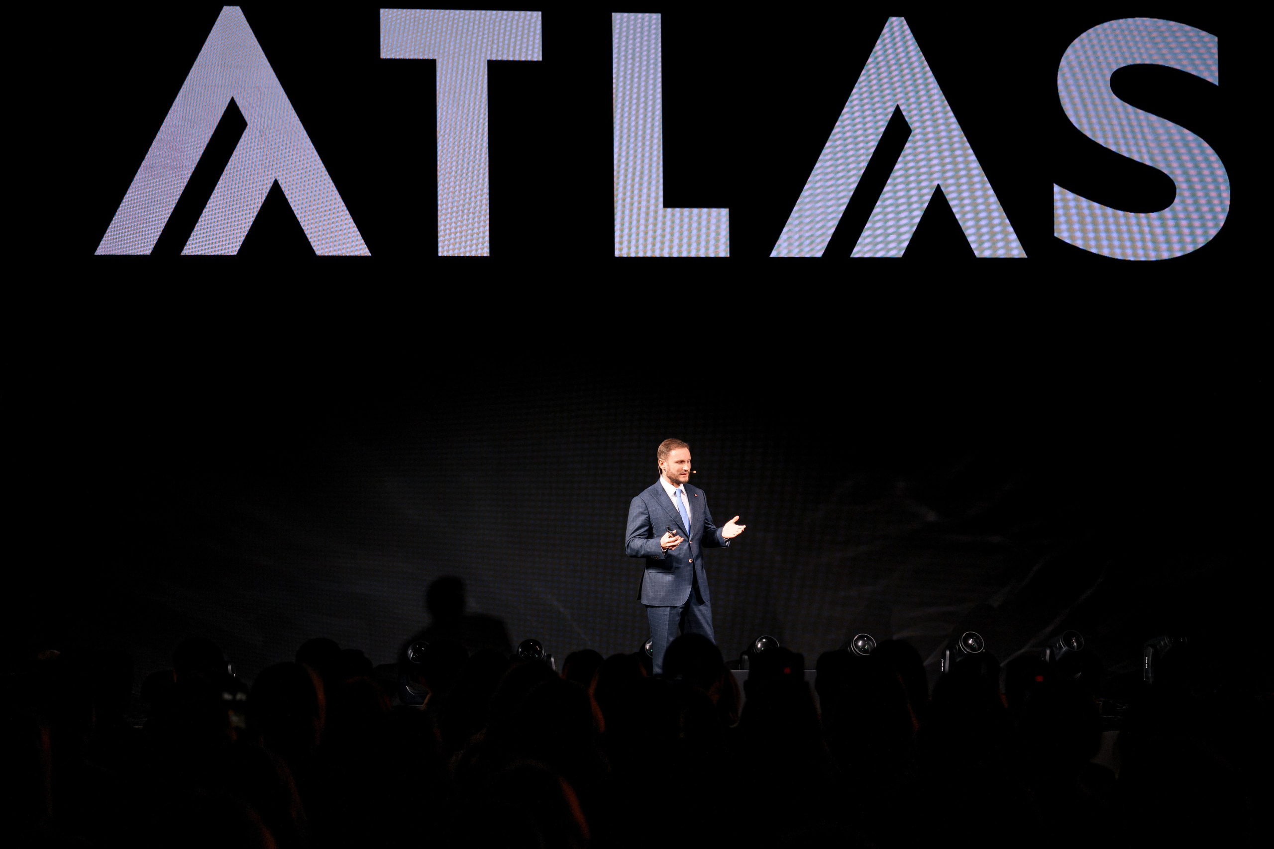 Атлас Девелопмент. Максим Комаров — Профессиональный фотограф