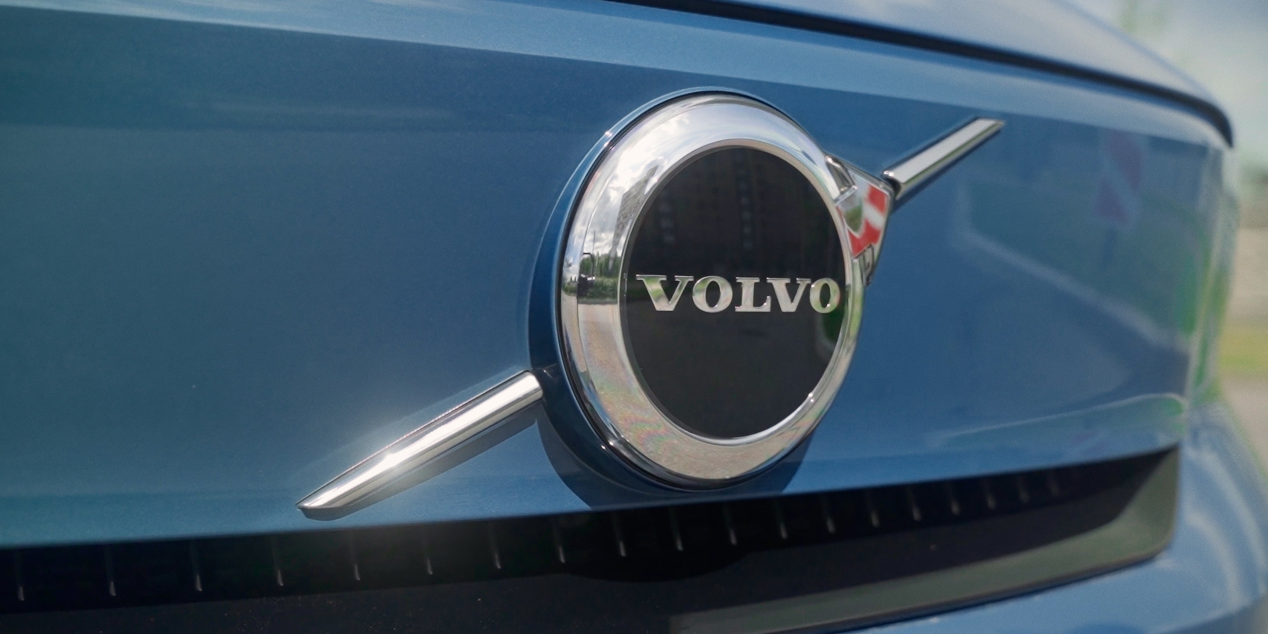 Volvo C40 (Youtube video). Colorist Ivan Serzhanov