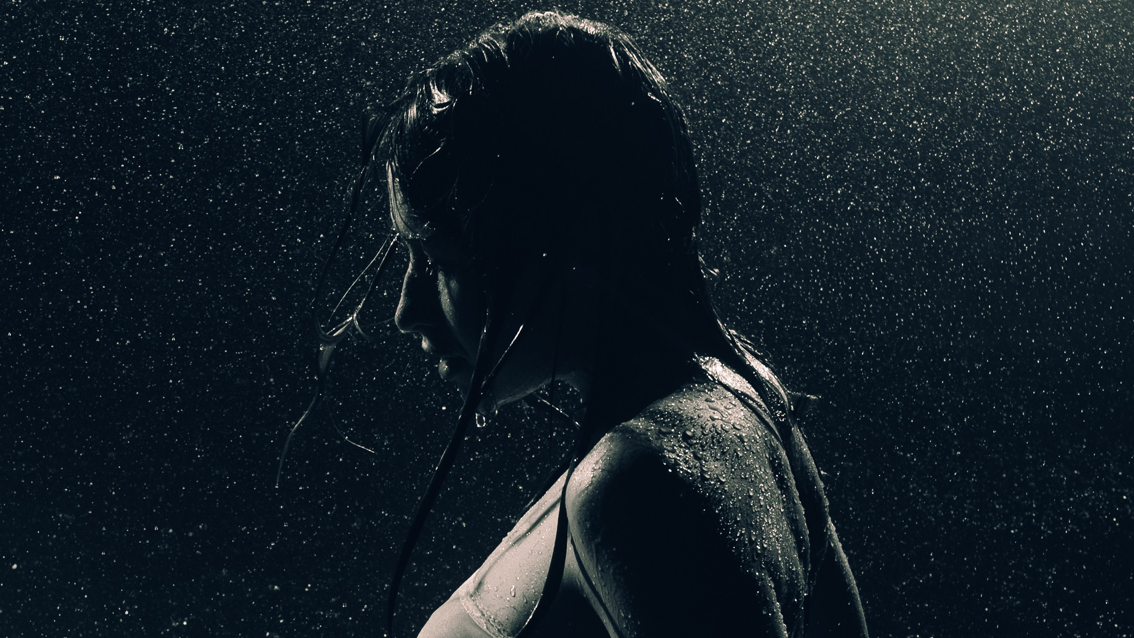 Съёмка в фотостудии с дождём. Фотоведьма Дарья Нечинская