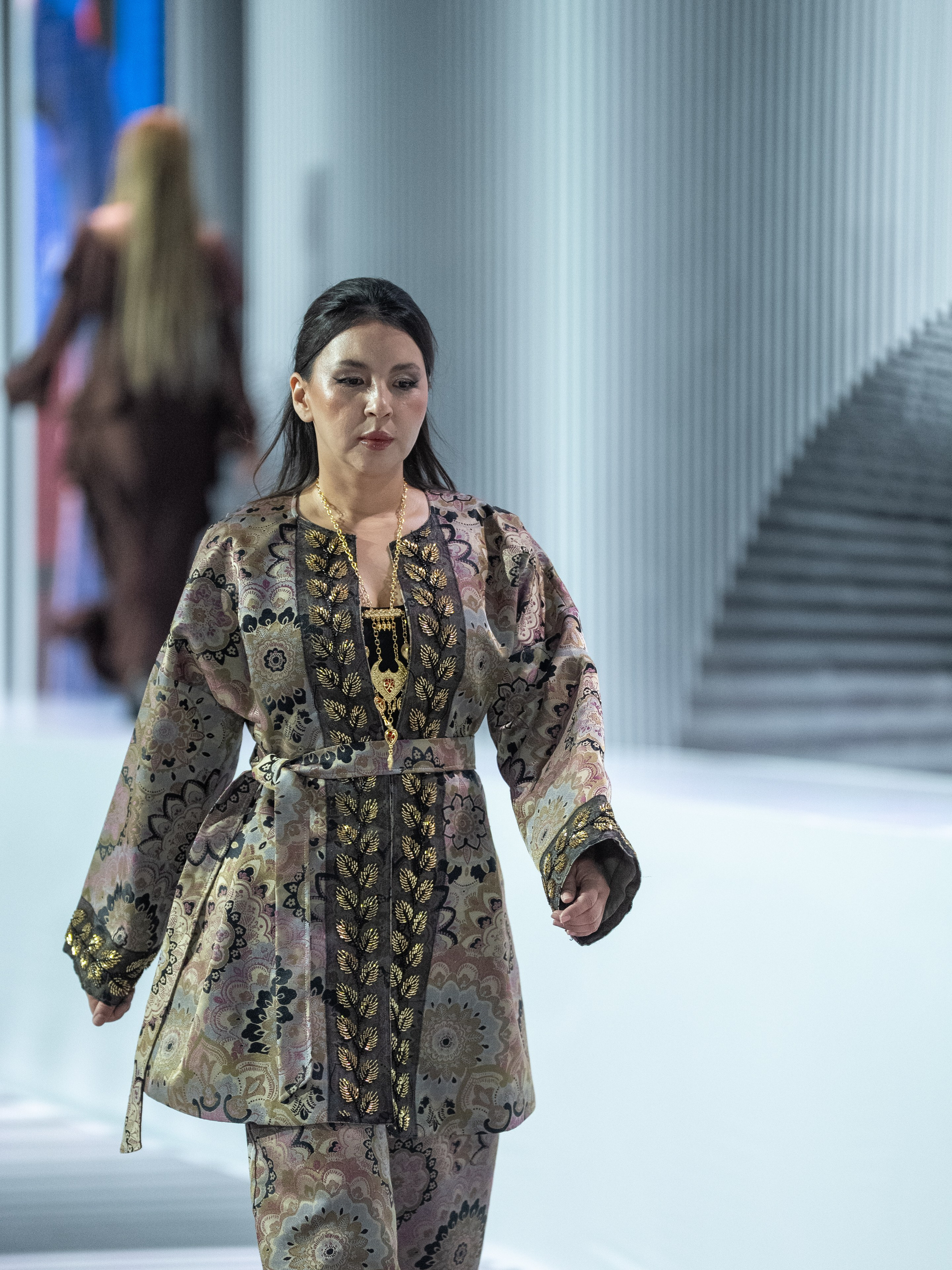 Brand AINASH QARA. Сайт Алматинского НЮ АРТ, будуар и фэшн фотографа Дениса Карпенко