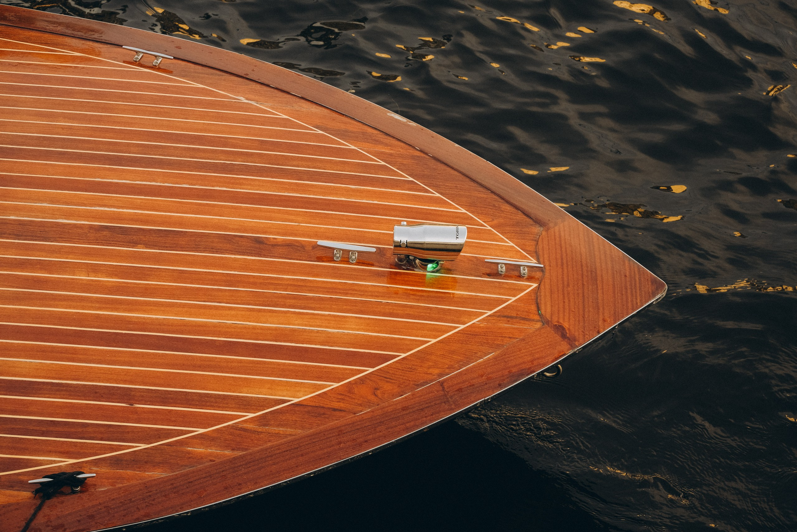 СВАДЕНБНАЯ СЬЕМКА НА КАТЕРЕ ПО КАНАЛАМ САНКТ-ПЕТЕРБУРГА И В АКВАТОРИИ НЕВЫ. Профессиональный фотограф, Санкт-Петербург — Виктория Богомолова