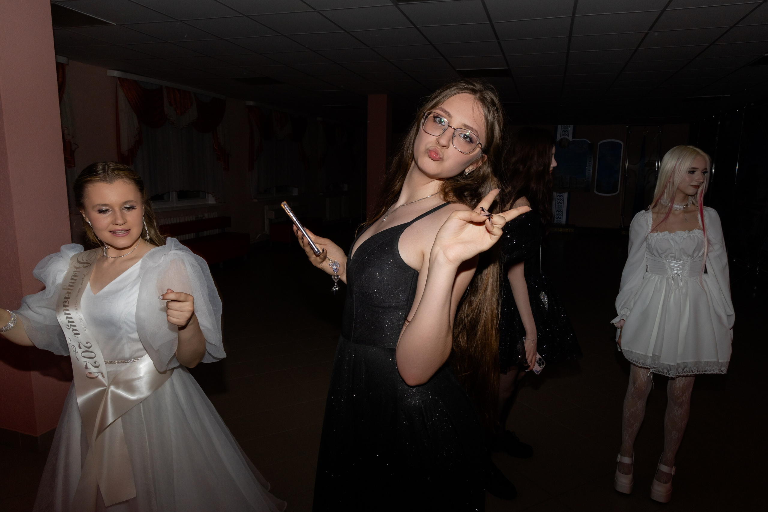 Школьный выпускной 2025 год в Минске, Беларуси. Свадебный фотограф в Минске/Беларуси Сергей Спиридонов