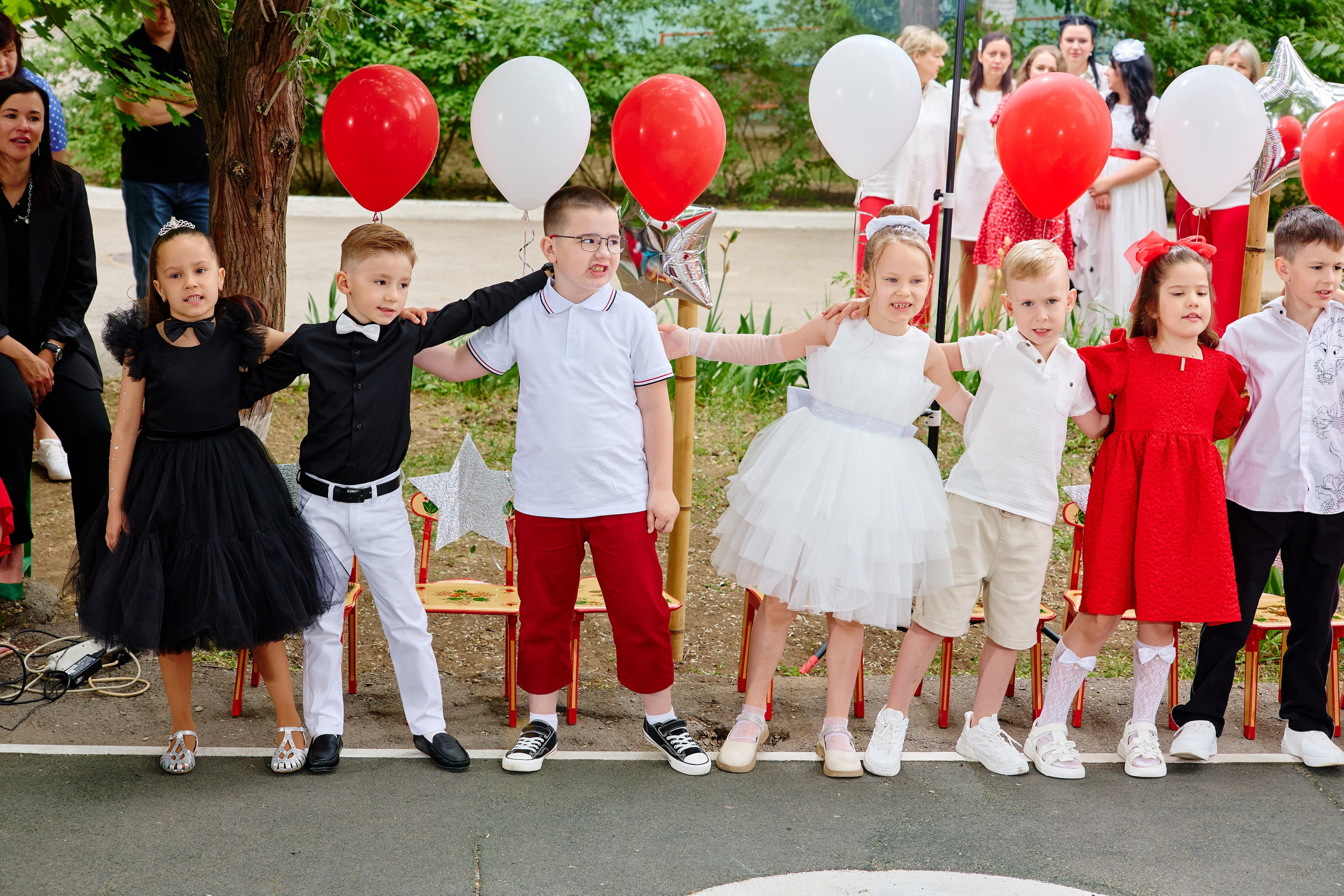Выпускной 45 сад. Фотограф Выпускные альбомы Таганрог Сергей Коробченко